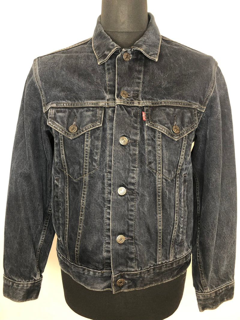 vintage  Urban Village Vintage  urban village  red tab  pockets  long sleeve  levis strauss  levis  levi strauss  Denim jacket  denim  collar  button  blue