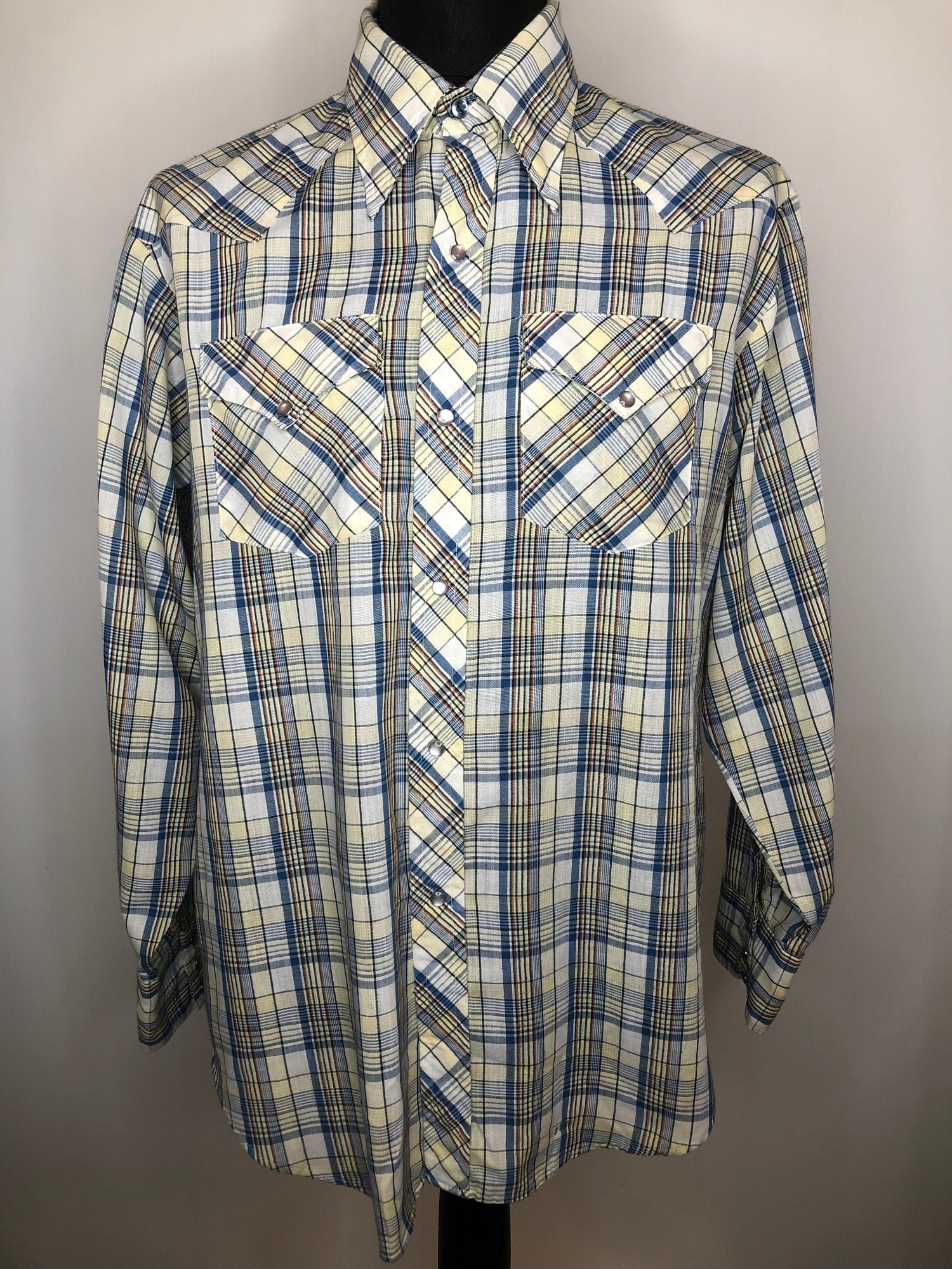 vintage  Urban Village Vintage  urban village  Shirt  retro  Mens Shirts  mens  long sleeves  Long sleeved top  long sleeve  L  Glug  dagger collar  dagger  cream  check  button  blue  70s  1970s