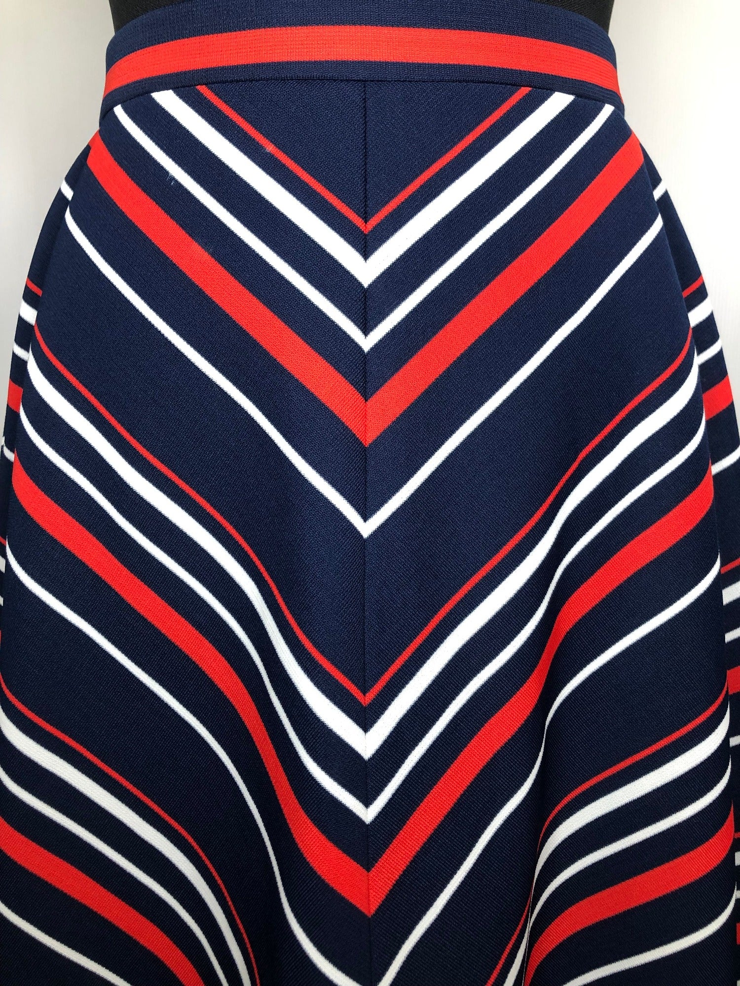 womens  white  waist belt  vintage  Urban Village Vintage  urban village  summer  St Michael  Skirts  skirt  retro  red  press stud fastening  navy  MOD  Chevron Stripes  blue  a-line  8  70s  70  1970s
