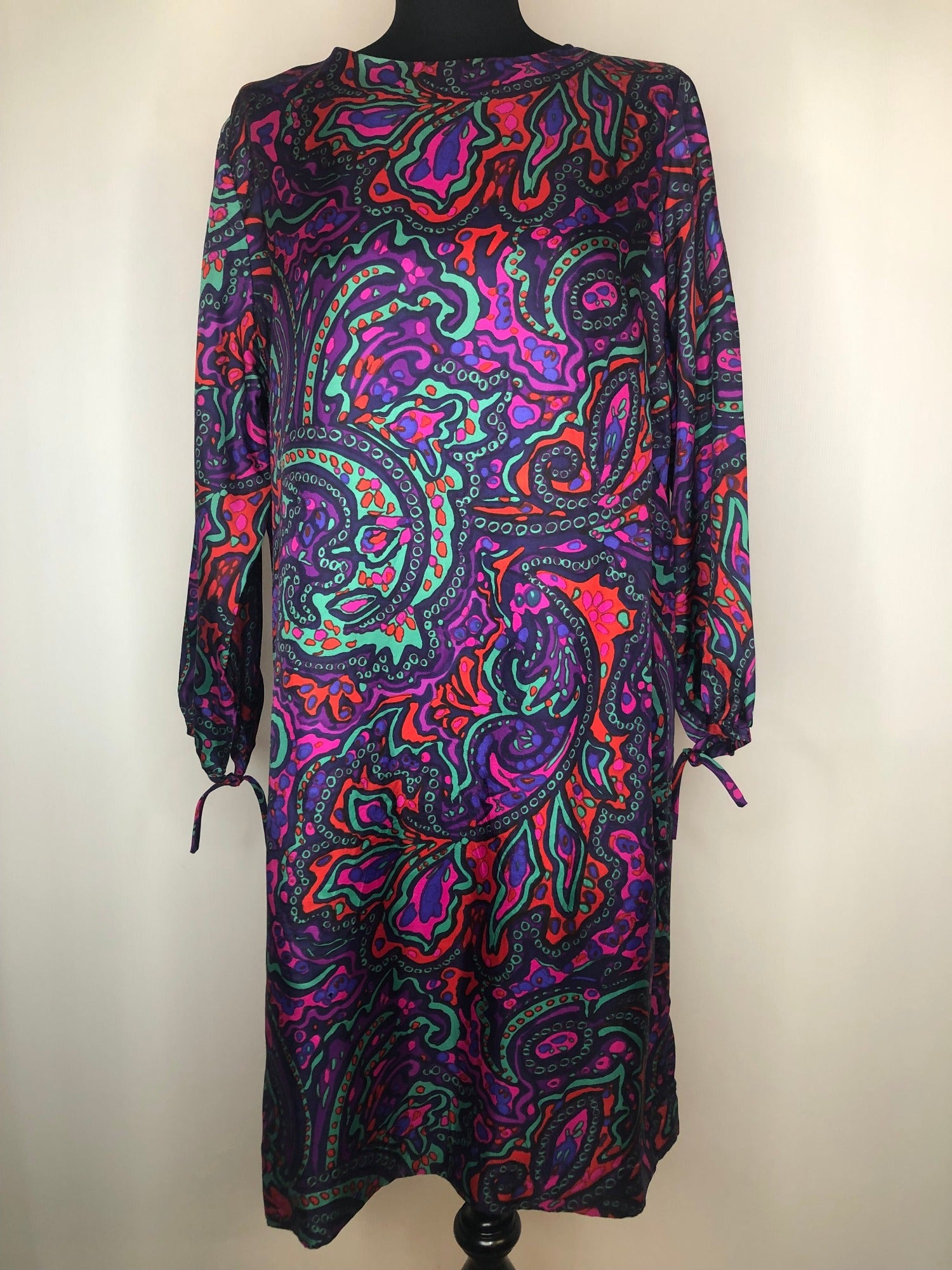 zip back  womens  vintage  round neck  retro  purple  print dress  plus size  multi  long sleeve  Freemans of London  floral print  dress  70s  1970s  18  16-18  16