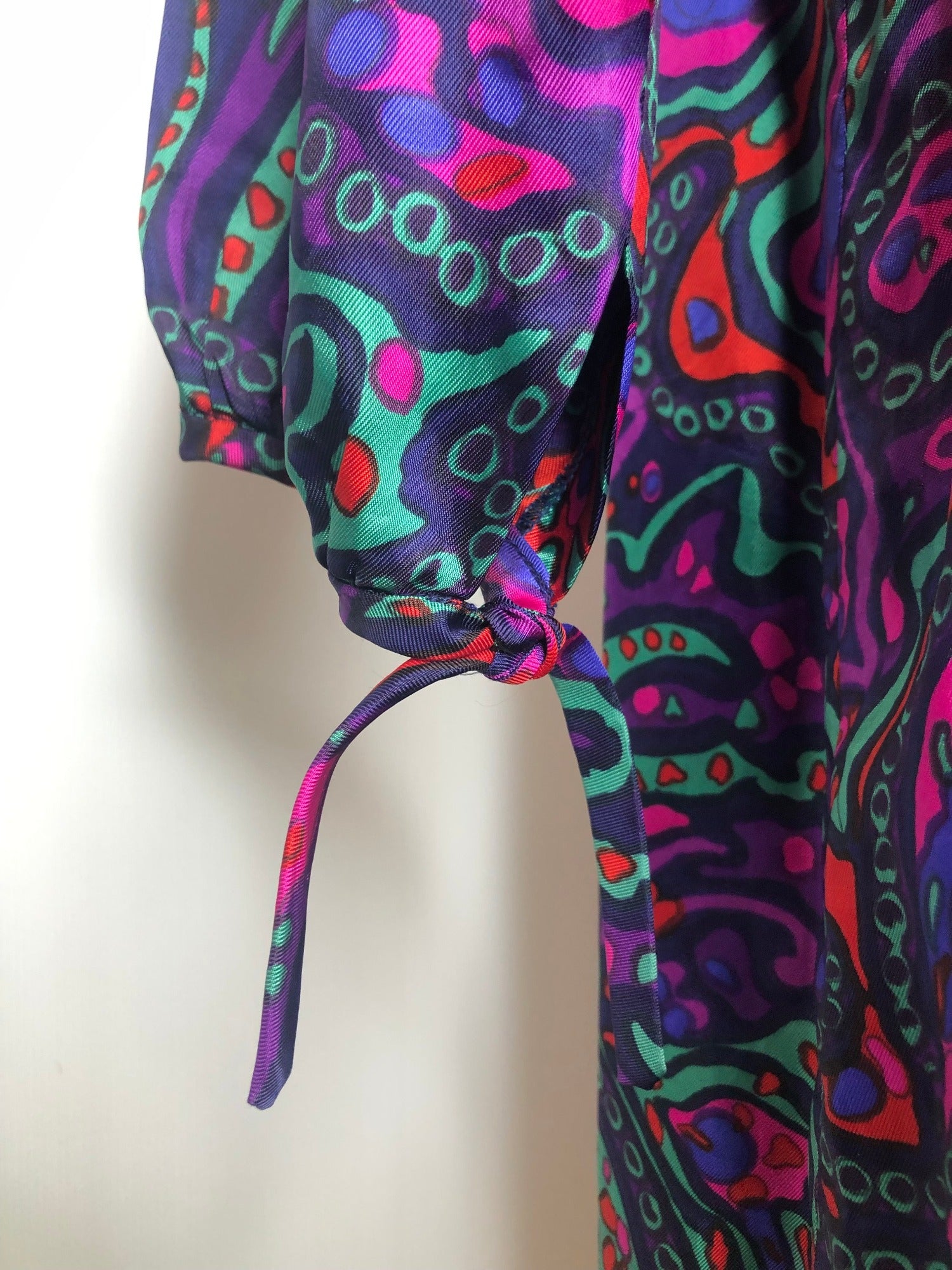 zip back  womens  vintage  round neck  retro  purple  print dress  plus size  multi  long sleeve  Freemans of London  floral print  dress  70s  1970s  18  16-18  16