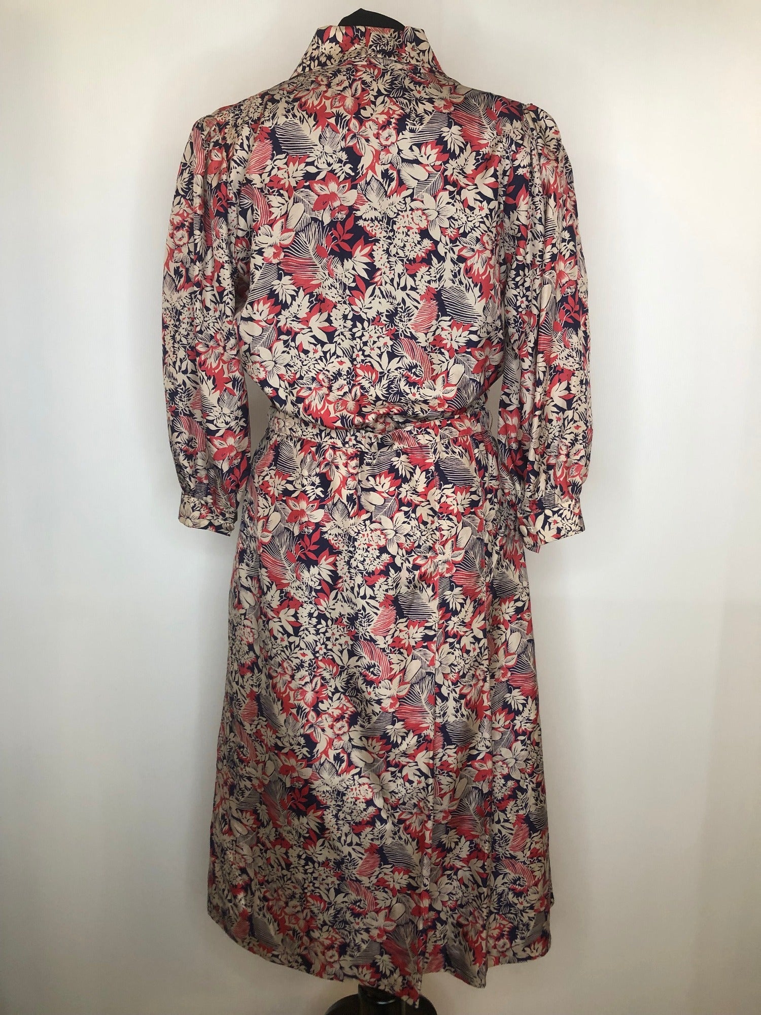 womens  vintage  three quarter sleeve  retro  red  puffed shoulders  pleats  MIR Designs  midi dress  midi  Grey  fitted waist  dress  button front  balloon sleeves  balloon sleeve  70s  40s  1970s  1940s style  1940s  14