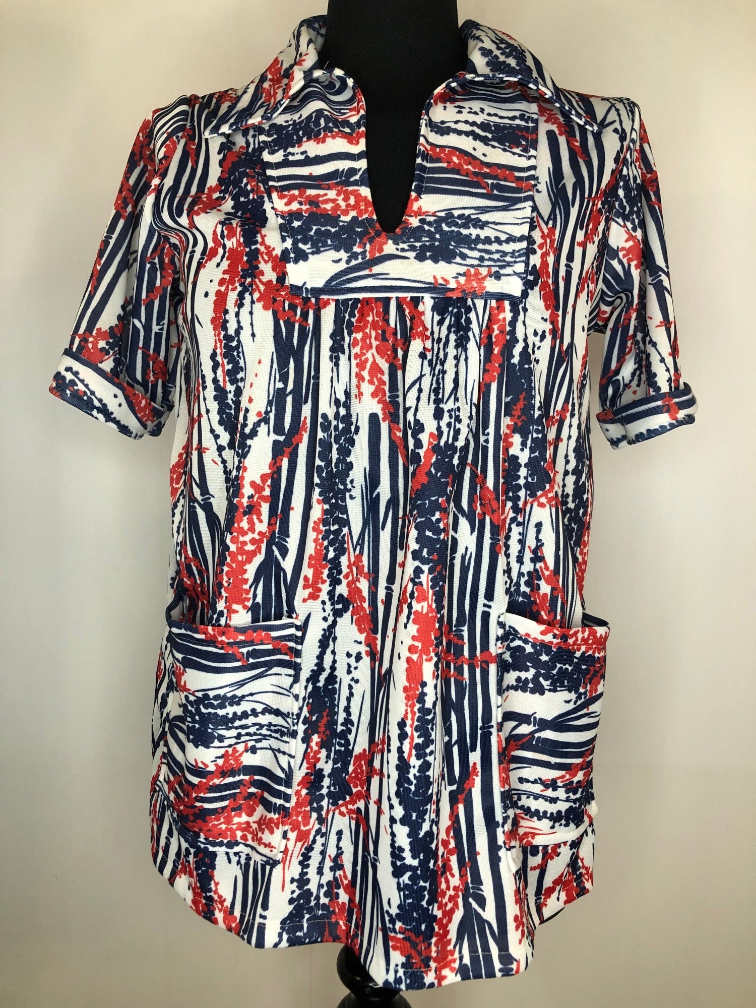 14  womens shirt  womens  white  vintage  Urban Village Vintage  top  summer  spring  red  pointed collar  multi  MOD  floral print  dagger collar  blue  70  1970s