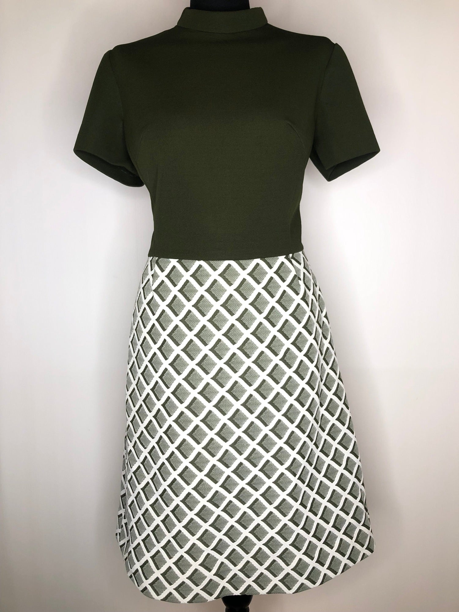 womens  white  vintage  Urban Village Vintage  two piece  set  patterned  mod  matching set  jacket  green  dress  60s  1960s  14