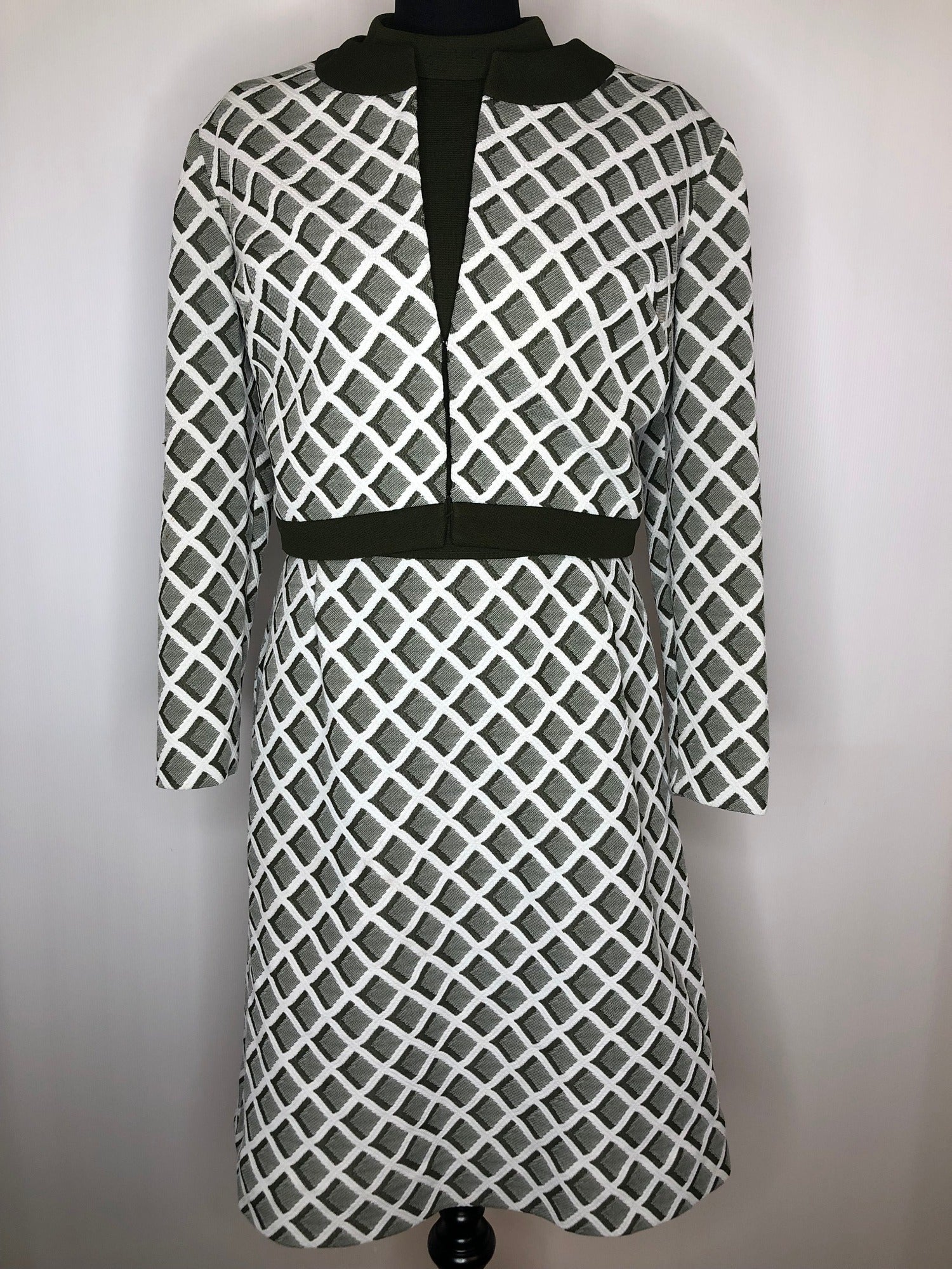 womens  white  vintage  Urban Village Vintage  two piece  set  patterned  mod  matching set  jacket  green  dress  60s  1960s  14