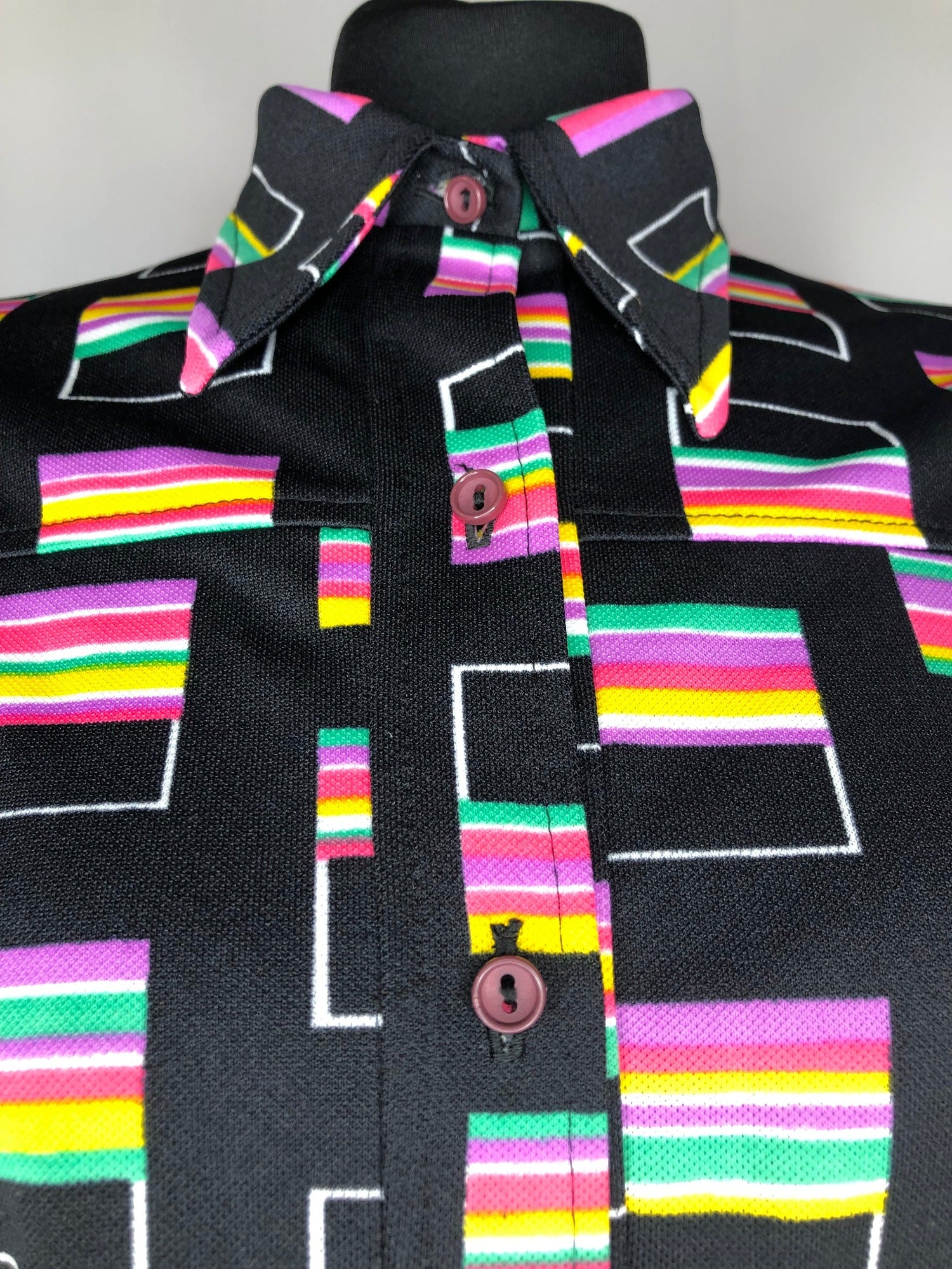 womens  vintage  top  square print  shirt  Lavinia  dagger collar  blouse  70s  1970s  12