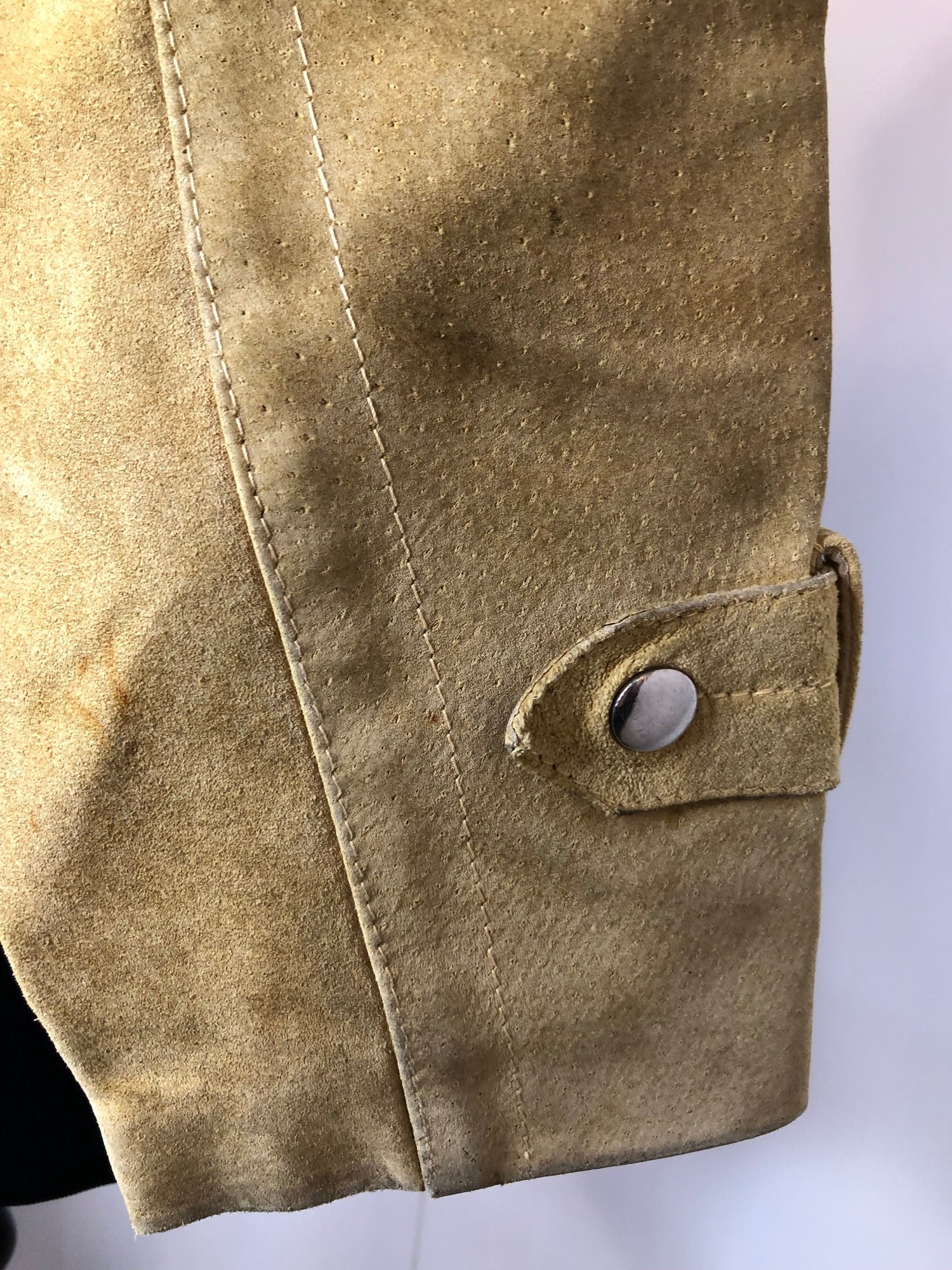 vintage  Urban Village Vintage  urban village  Suede Jacket  Suede  Rounded collar  mens  long sleeves  long sleeve  Jacket  front pockets  collared  collar  button  Antilopen  60s  1960s  10