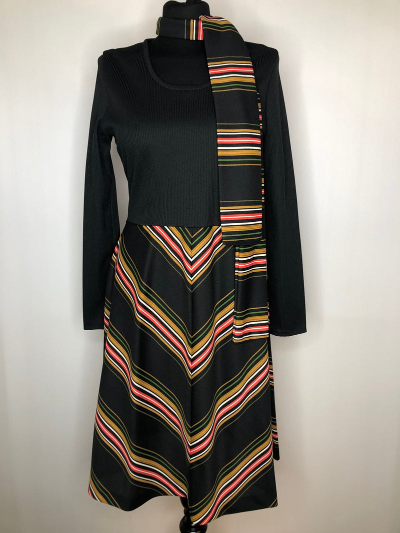 womens  waist belt  vintage  Urban Village Vintage  tie waist belt  striped  round neck  retro  dress  chevron stripes  chevron print  black  70s  1970s  12