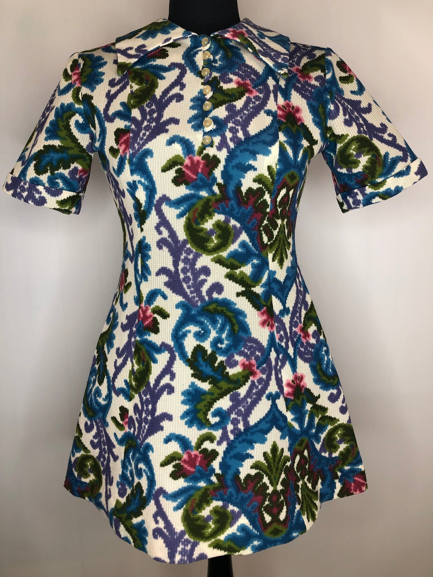 womens  white  vintage  Urban Village Vintage  summer dress  print  pointed collar  multi  mini dress  Green  floral print  dress  blue  70s  1970s  10