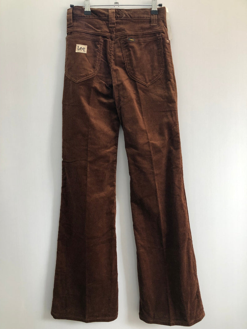 womens  W24 L32  W24  vintage  Urban Village Vintage  urban village  trousers  retro  pockets  petite  mens trousers  Lee  L32  jeans  jean  flares  flared trousers  flared  Cotton  corduroy  corded  cord  brown  bootcut  70s  70  6  1970s