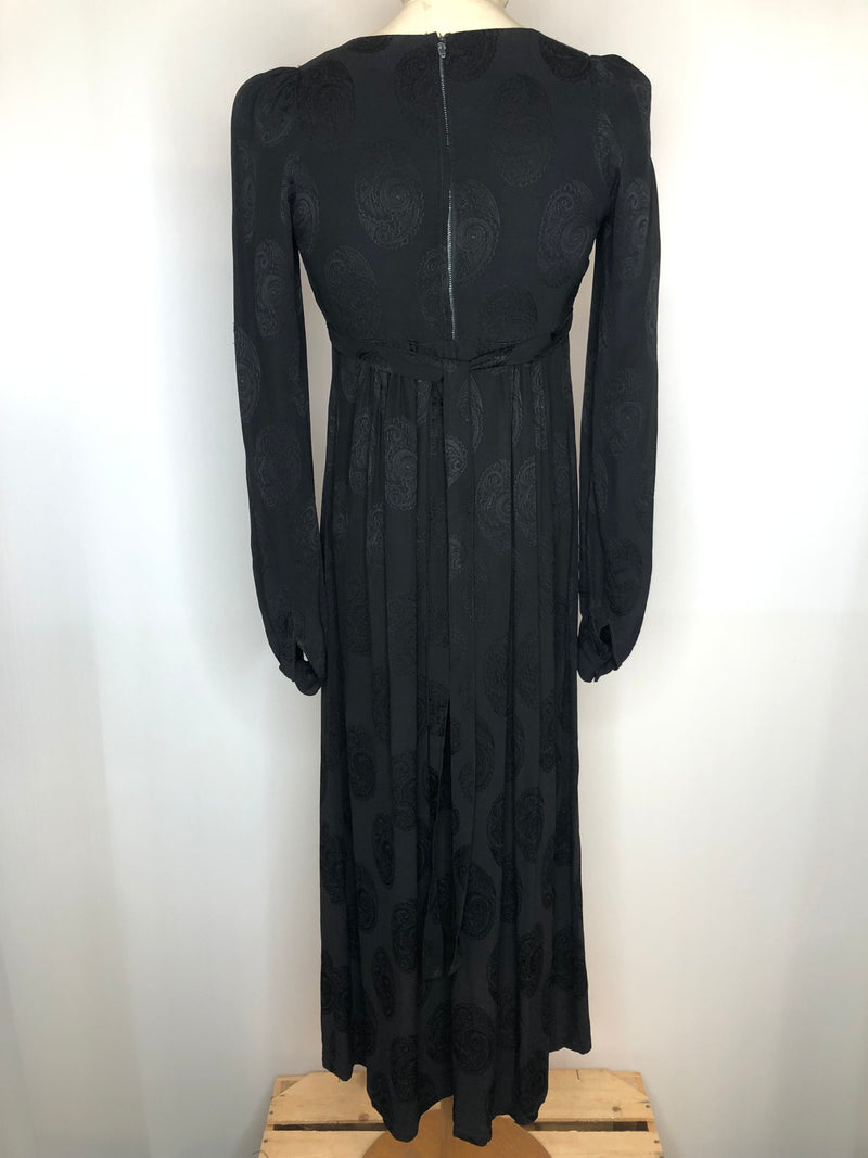 womens  vintage  Urban Village Vintage  urban village  summer dress  Paisley Print  maxi dress  long dress  lace insert  dress  black  balloon sleeves  balloon sleeve  70s  70  6  1970s