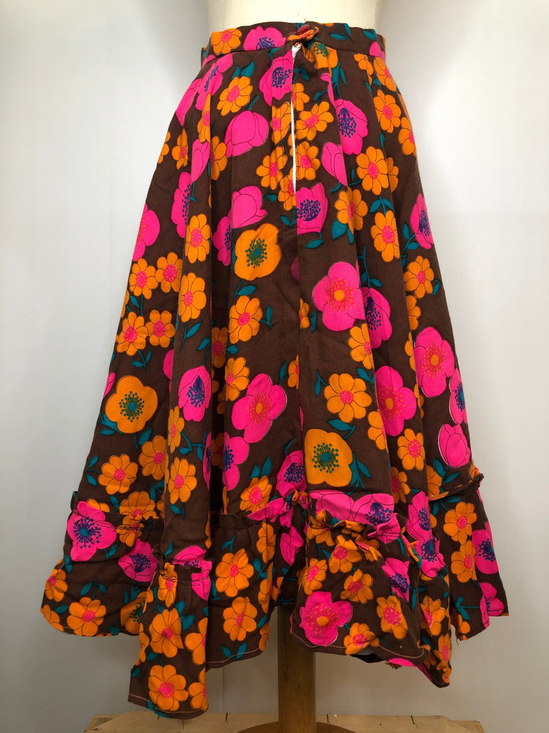70  1970s  70s  womens  vintage  Urban Village Vintage  urban village  multi  maxi skirt  knee length  full skirt  floral print  floral  brown  6