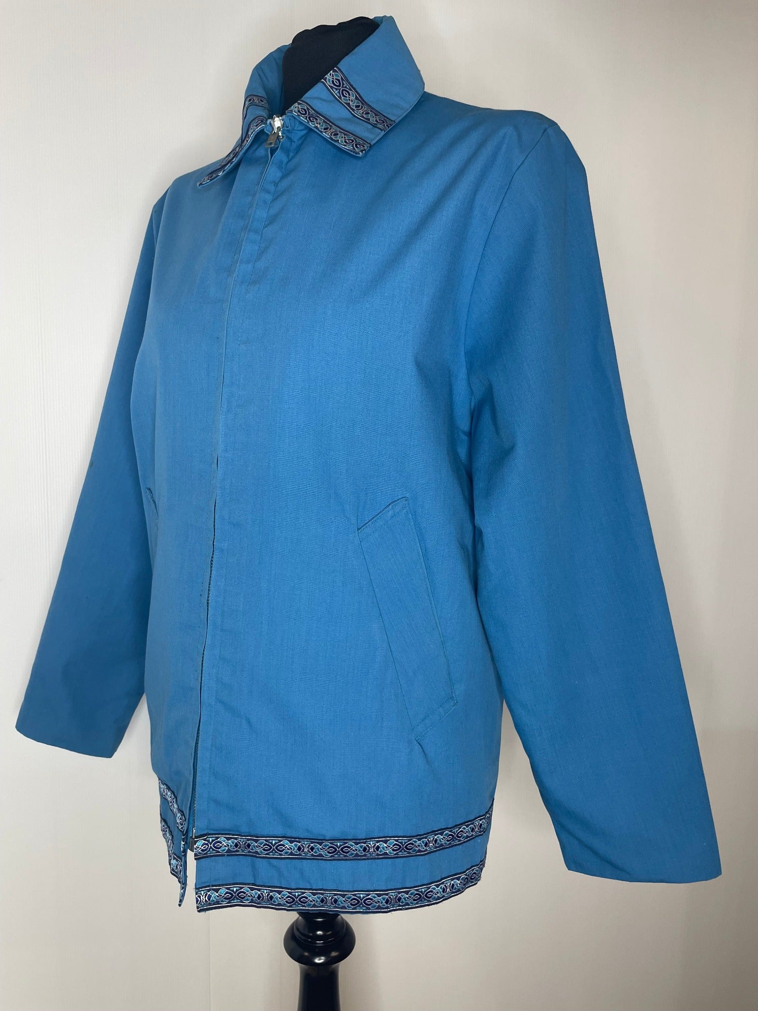 10  womens  waterproof  water repellent  vintage  pointed collar  point collar  outdoor wear  Outdoor jacket  nordic  large collar  faded  embroidery detail  embroidery  Embroidered  dagger collar  collared  collar  blue  big collar  70s  1970s