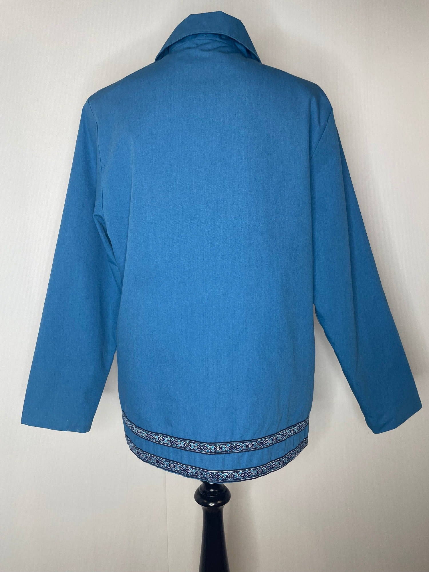 10  womens  waterproof  water repellent  vintage  pointed collar  point collar  outdoor wear  Outdoor jacket  nordic  large collar  faded  embroidery detail  embroidery  Embroidered  dagger collar  collared  collar  blue  big collar  70s  1970s