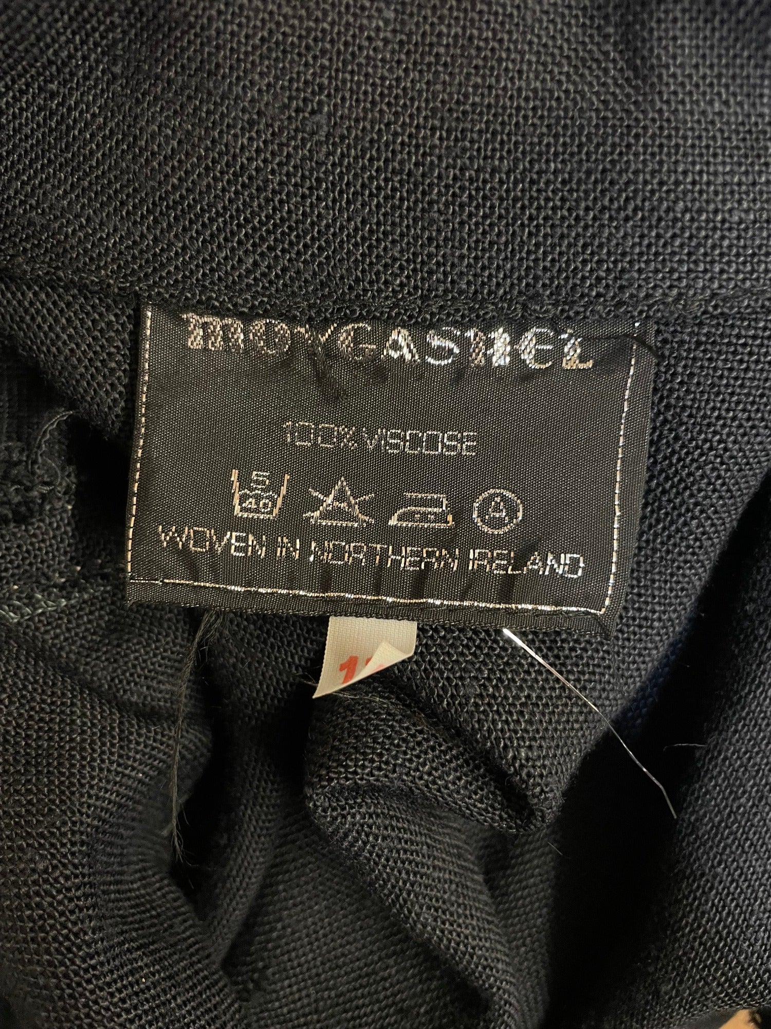 womens  vintage  Urban Village Vintage  short sleeve dress  safari style  safari dress  safari  moygashel  linen  dress  black  8  70s  1970s