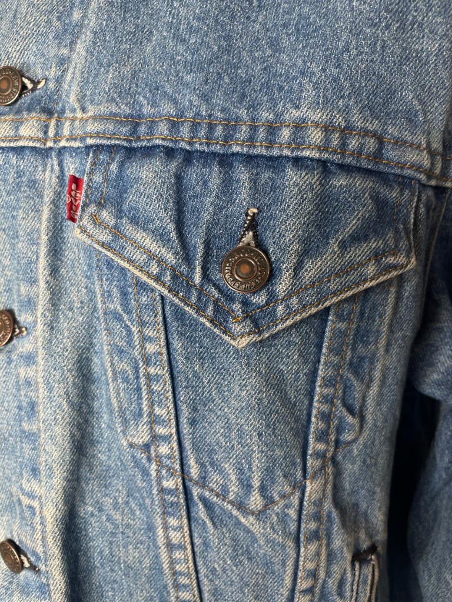 XL  vintage  Urban Village Vintage  urban village  mens  long sleeve  levis strauss  levis  levi strauss  levi  leather collar  Denim jacket  denim  collar  button  blue