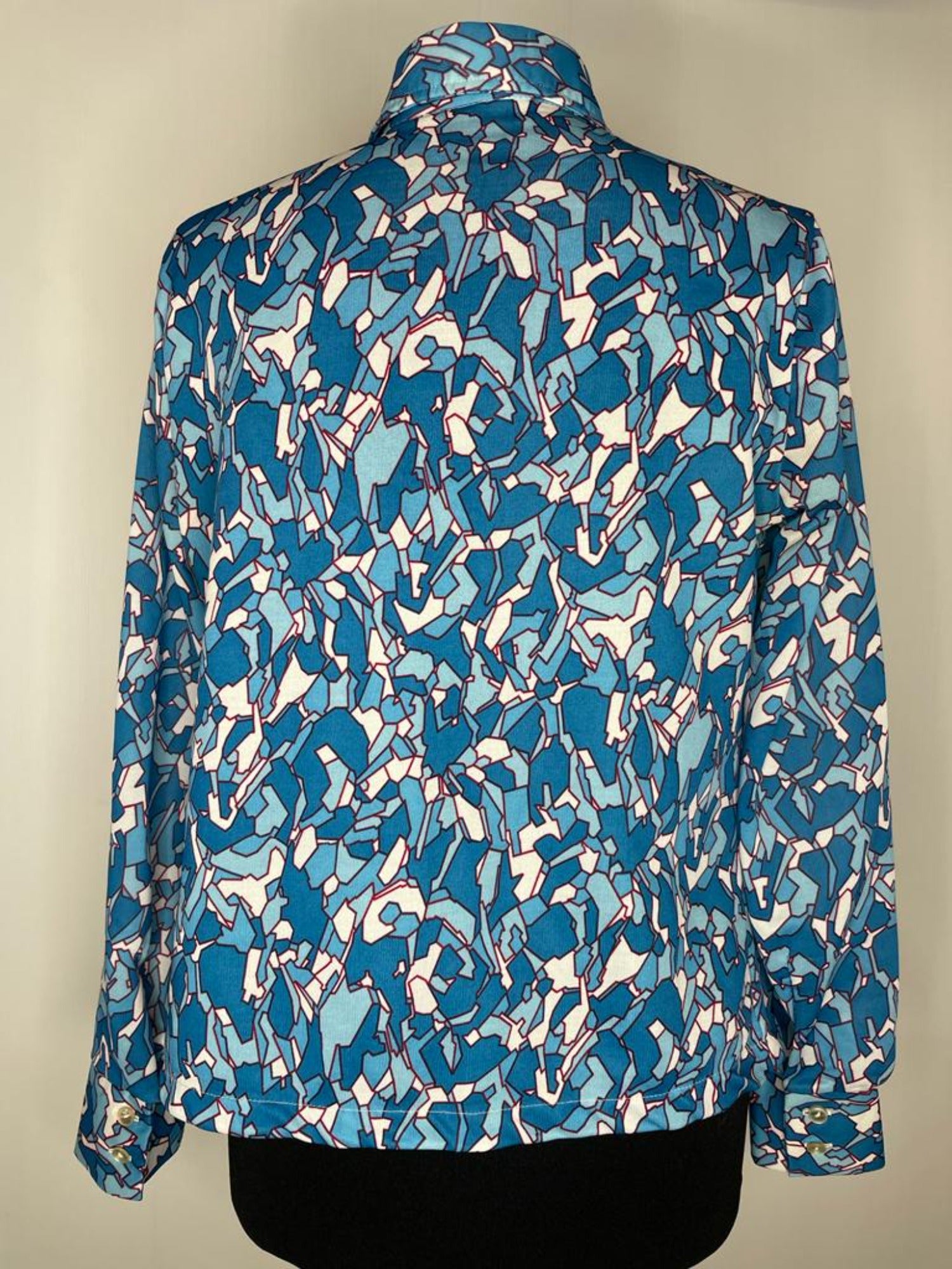 womens  white  vintage  Urban Village Vintage  urban village  top  Shirt  retro  modette  MOD  long sleeves  long sleeve  geometric print  geometric  dagger collar  collar  blue  blouse  big collar  70s  70  1970s  14