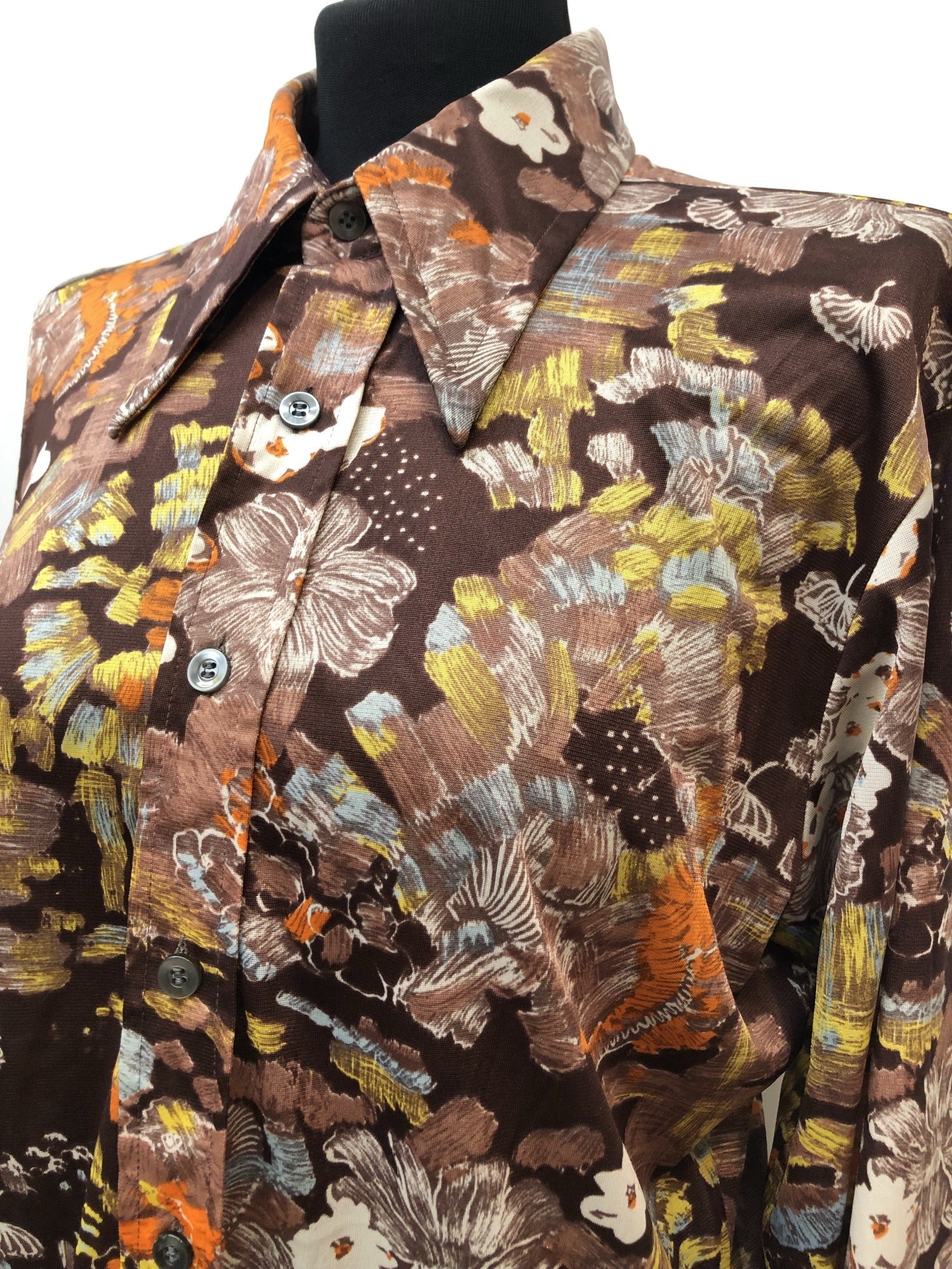 womens shirt  womens  vintage  Urban Village Vintage  urban village  Shirt  printed shirt  patterned  patterened  long sleeve  hippy  hippie  floral shirt  floral print  floral  dagger collar  collar  brown  blouse  big collar  70s  1970s  16