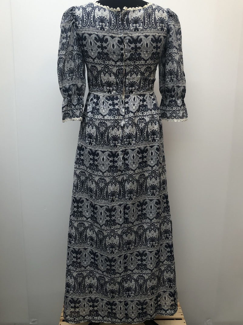 womens  white  vintage  Urban Village Vintage  summer dress  printed dress  pleat detail  maxi dress  long dress  ethnic print  decorative buttons  crochet trim  blue  8  70s  1970s