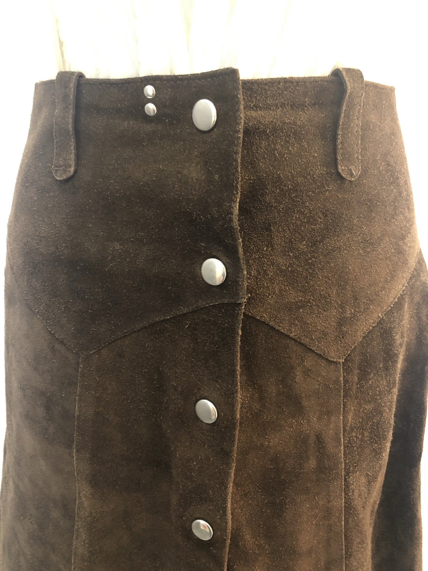 womens  vintage  Urban Village Vintage  urban village  Suede  Skirts  skirt  sand  retro  press stud fastening  MOD  Mini Skirt  knee length  brown  autumnal  autumn  A-Line  8  70s  70  1970s