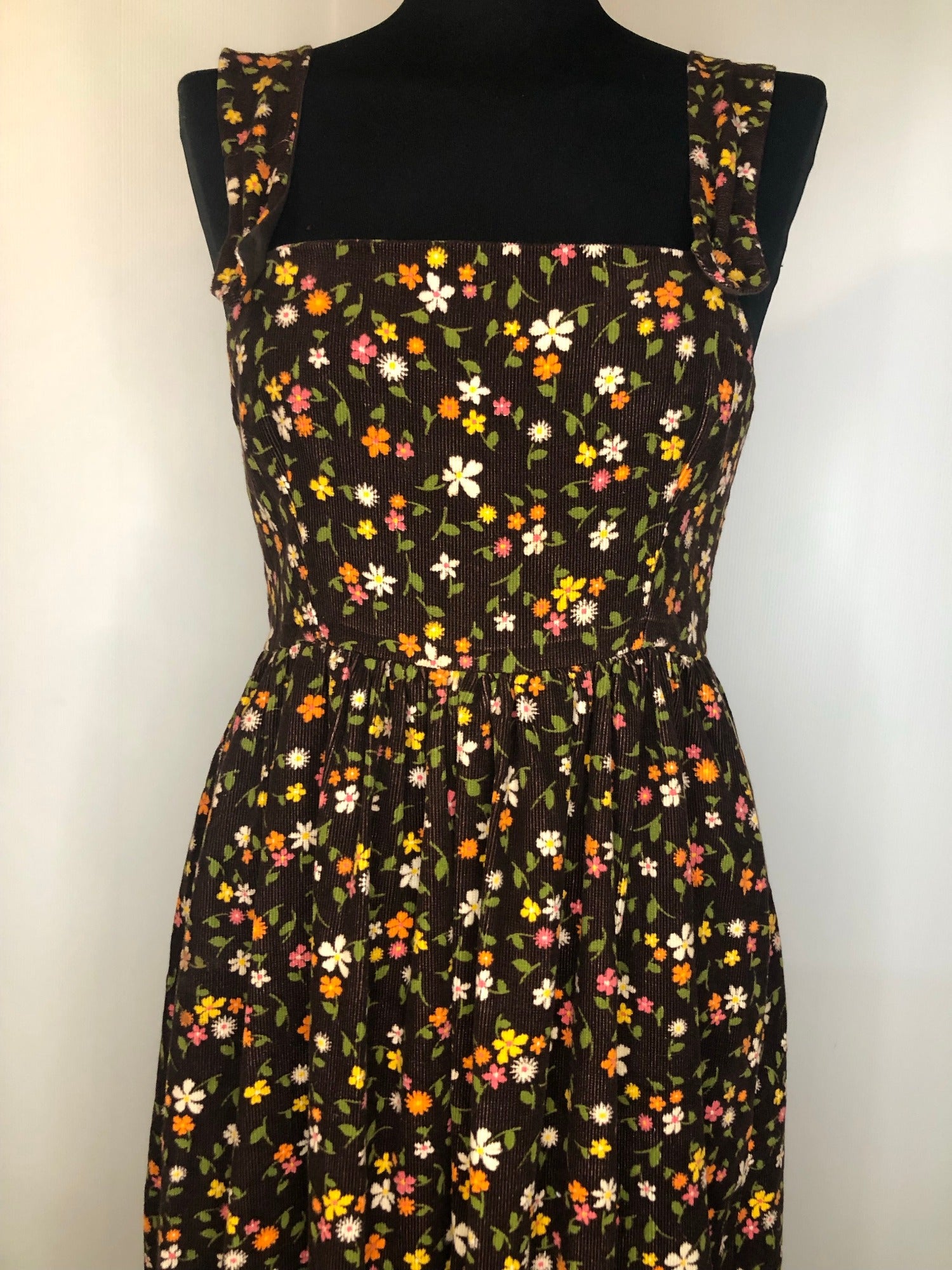 womens  vintage  summer dress  summer  strap dress  pleat detailing  frill hem  corduroy  corded  cord  brown  8  70s  1970s