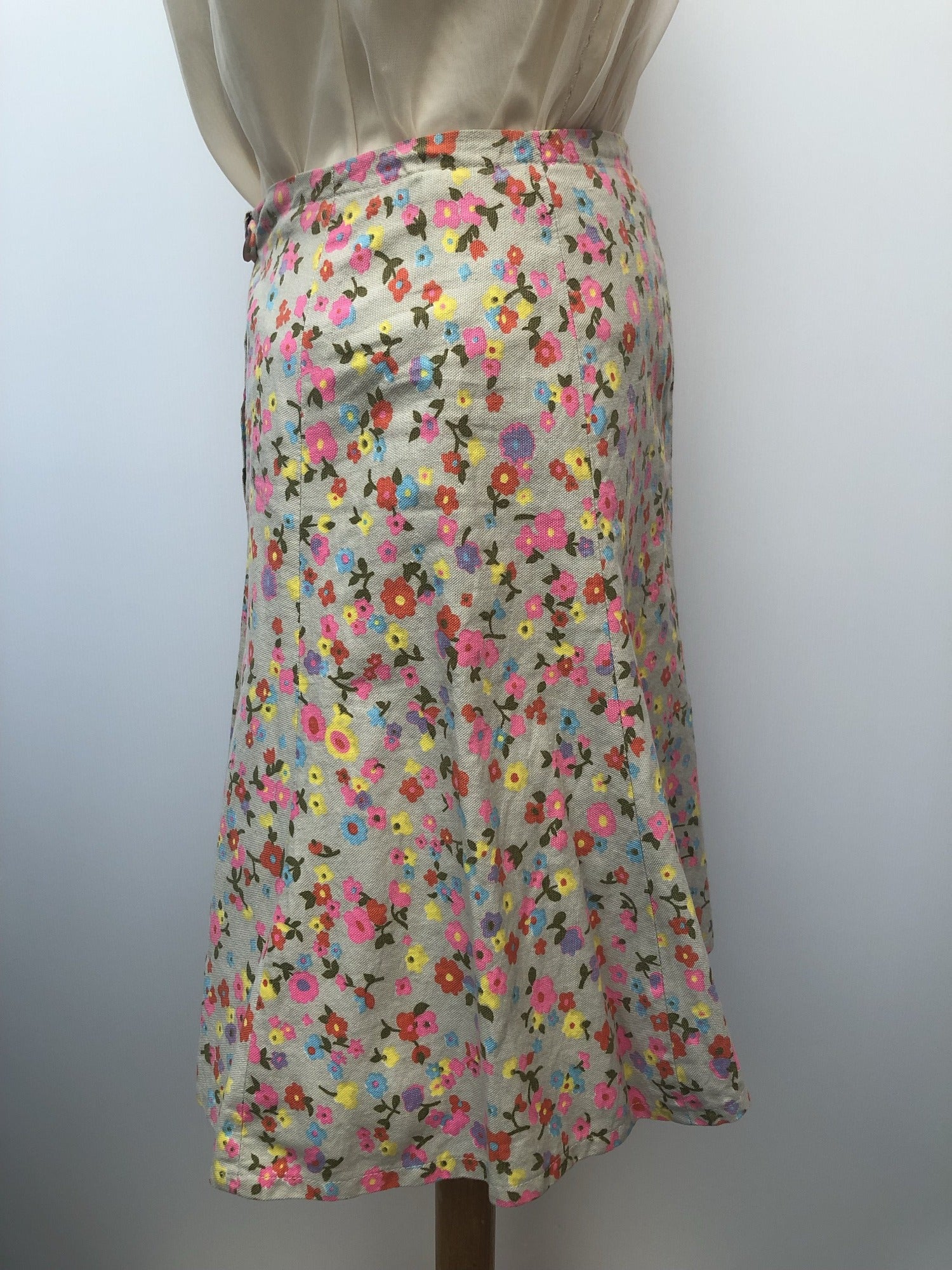 zip  womens  white  vintage  Urban Village Vintage  urban village  summer  Skirts  skirt  multi  floral  back zip  70s  70  6  1970s