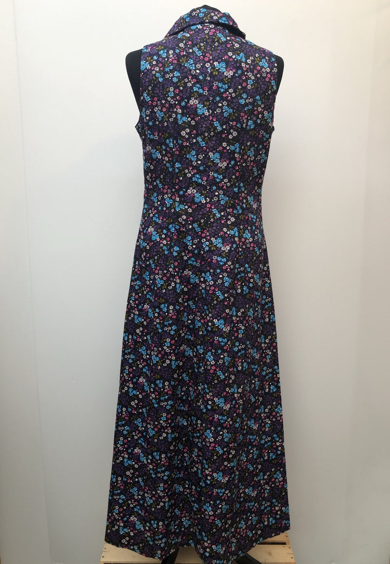 womens  vintage  Urban Village Vintage  urban village  purple  maxi dress  long length dress  floral dress  dress  button front  back zip  70s  1970s  12