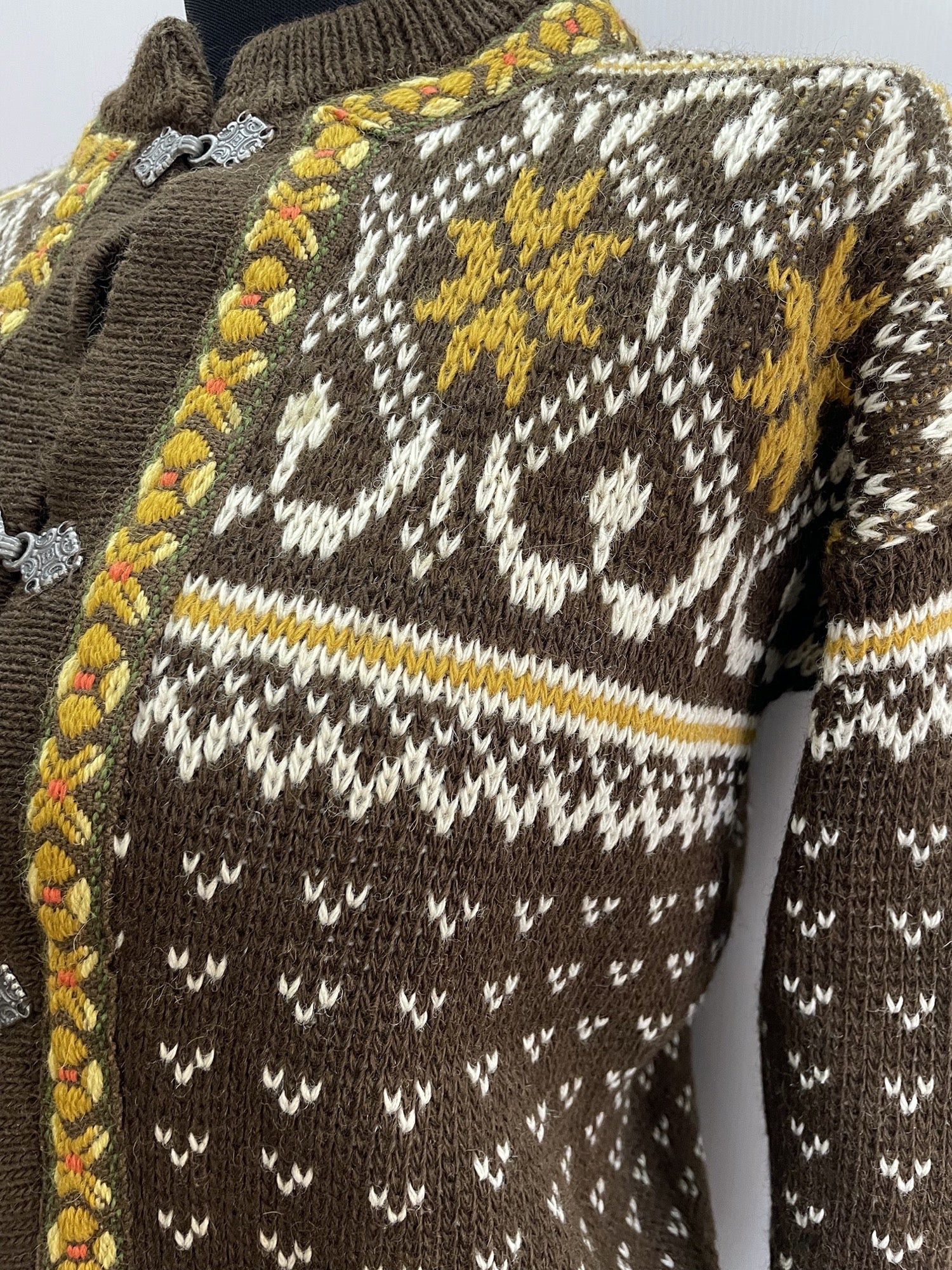 Wool Blend  wool  womens  winter  Welsh Woollens  Welsh Woolens  Welsh Wool Shop  welsh wool  vintage  Urban Village Vintage  urban village  patterned  pattern  long sleeve  light knitwear  light knit  knitwear  knitted  knit  hook fastening  hook and eye  ganm sporty  elasticated  cardigan  cardi  brown  autumnal  autumn  100% Wool  10