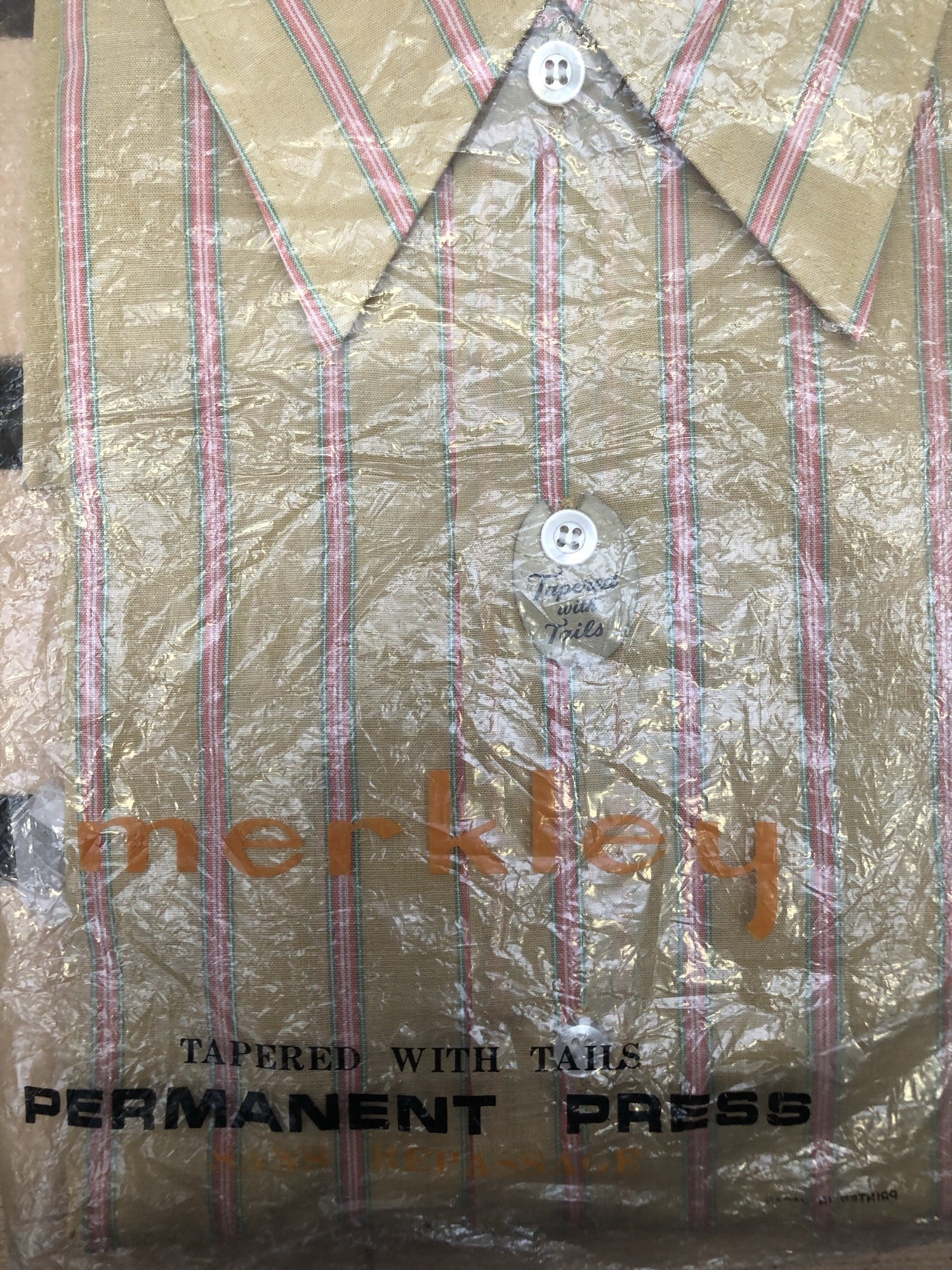 Yellow Stripes  Yellow  vintage  Urban Village Vintage  urban village  tapered with tails  Stripes  short sleeved  short sleeve  Shirt  printed shirt  printed  print  Merkley  Mens Shirts  mens  L  dagger  button  brown  70s