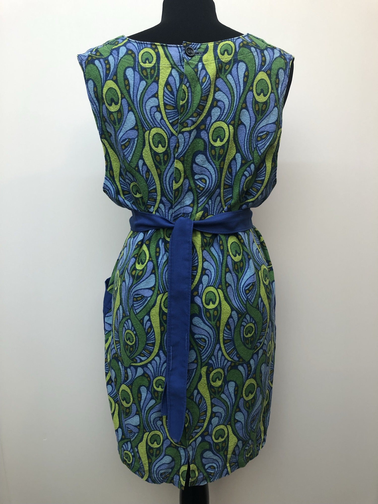 womens  vintage  Urban Village Vintage  sleeveless  open back  green  ethnic print  dress  collared dress  blue  60s  1960s  14