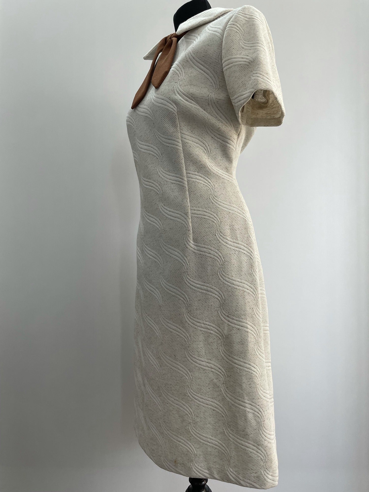 womens  vintage  shift dress  shift  scooter dress  scooter  roll neck  retro  pussy bow  modette  mod  dress  cream  brown  bow  12