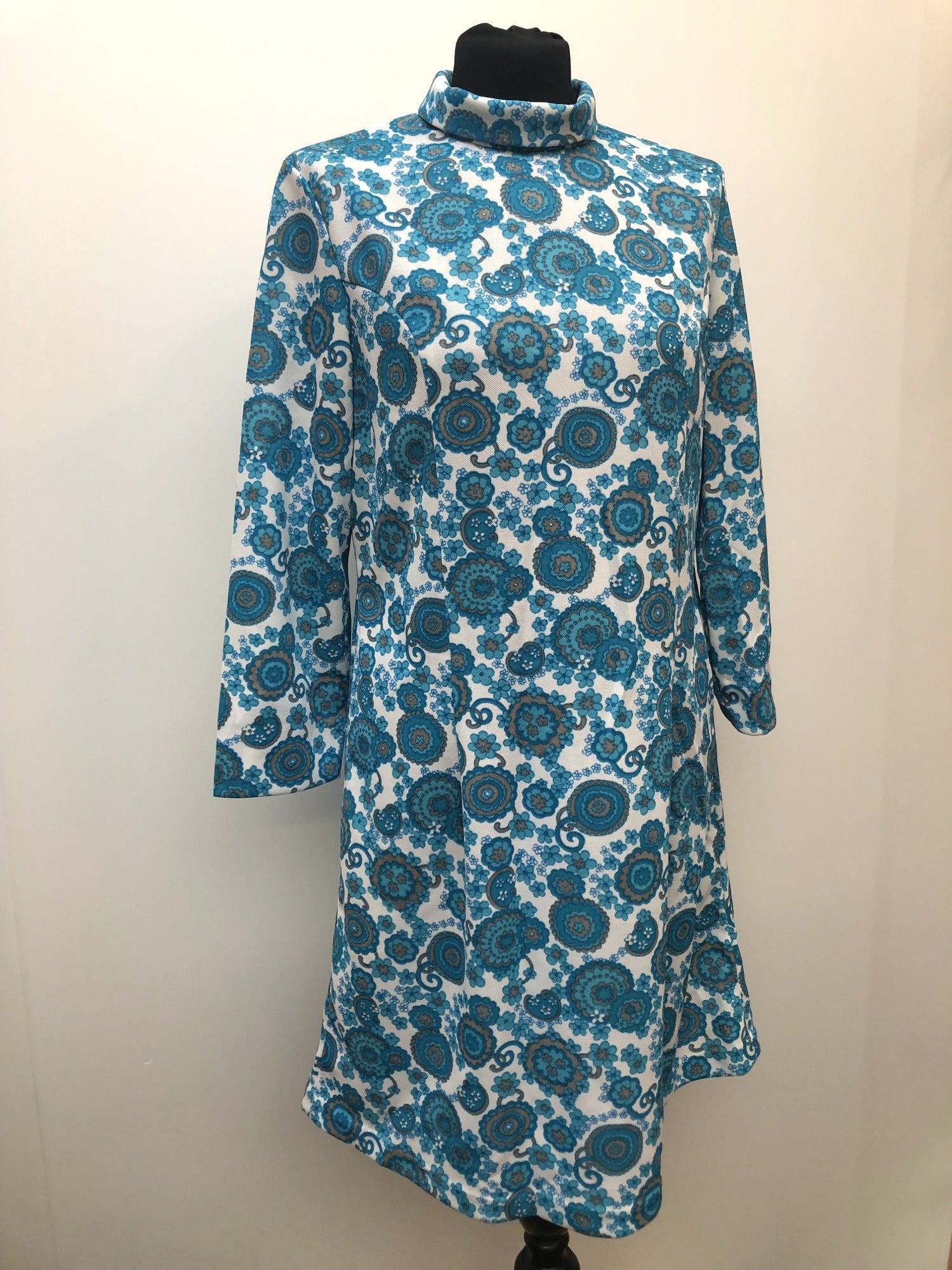 womens  white  vintage  Urban Village Vintage  sleeveless  round neck  MOD  long sleeved  high collar  floral print  dress  blue  60s  1960s