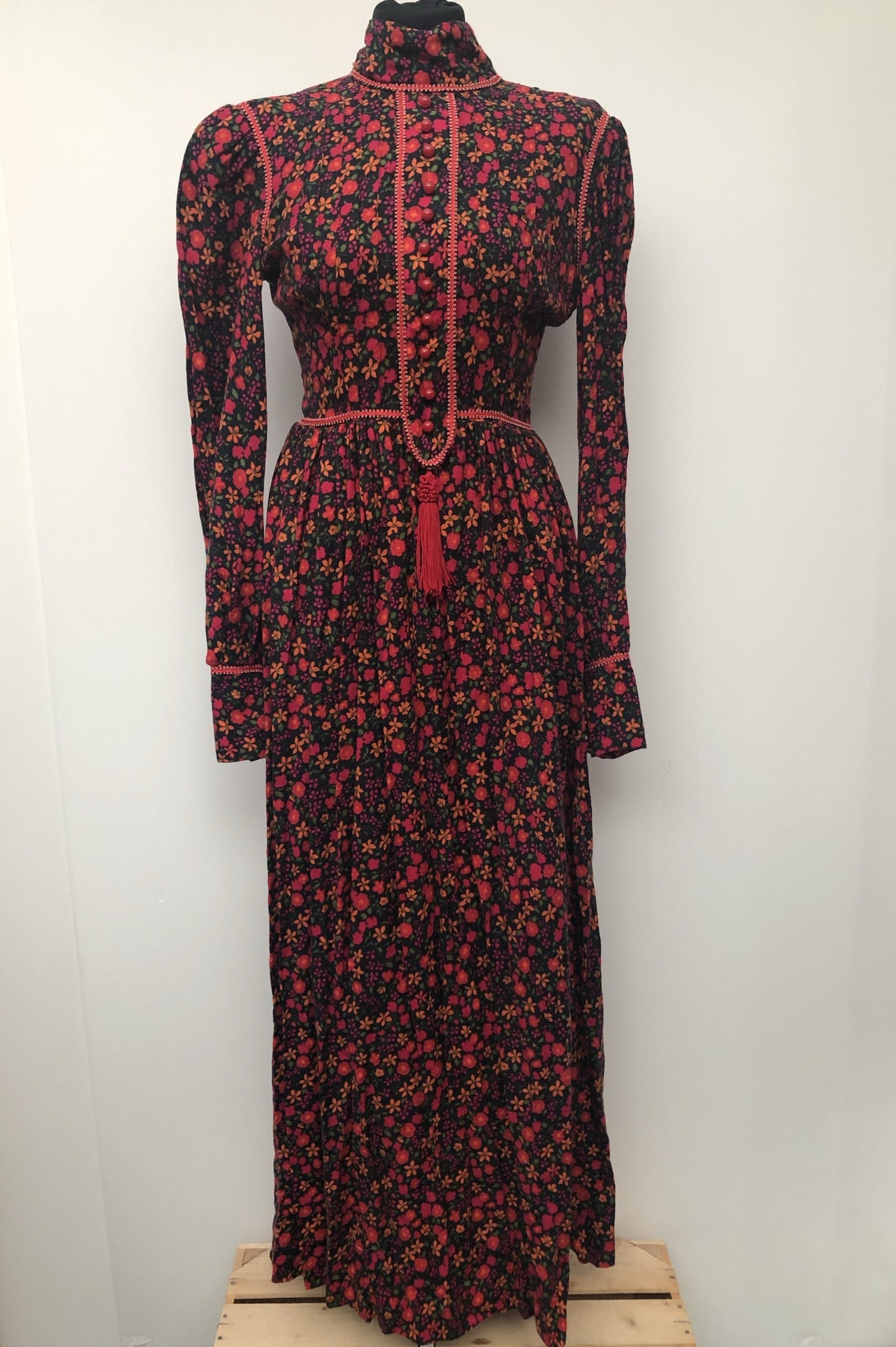 zip  womens  vintage  Urban Village Vintage  urban village  multi  maxi dress  high neck  floral print  dress  black  back zip  70s  70  1970s  10