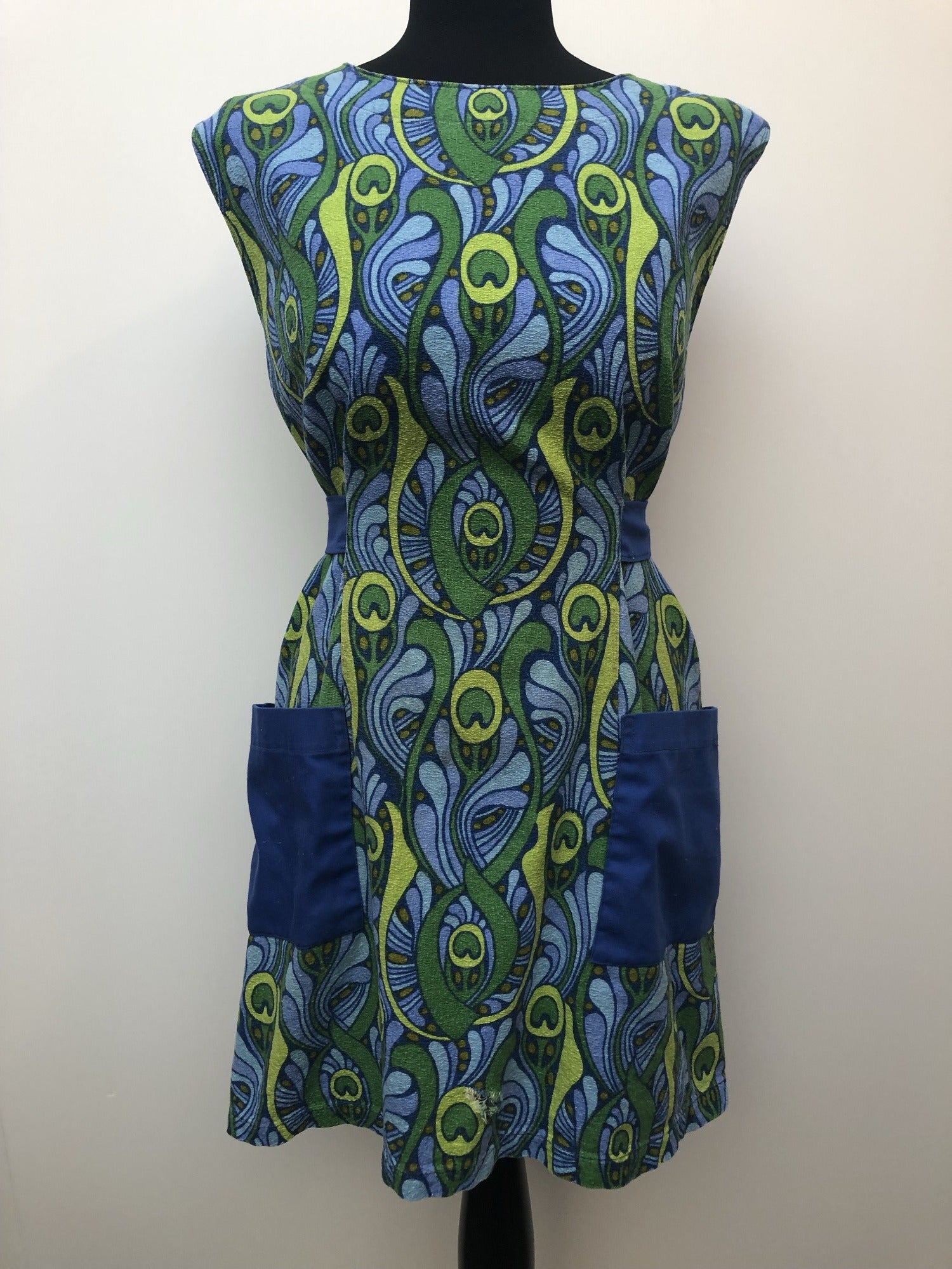 womens  vintage  Urban Village Vintage  sleeveless  open back  green  ethnic print  dress  collared dress  blue  60s  1960s  14