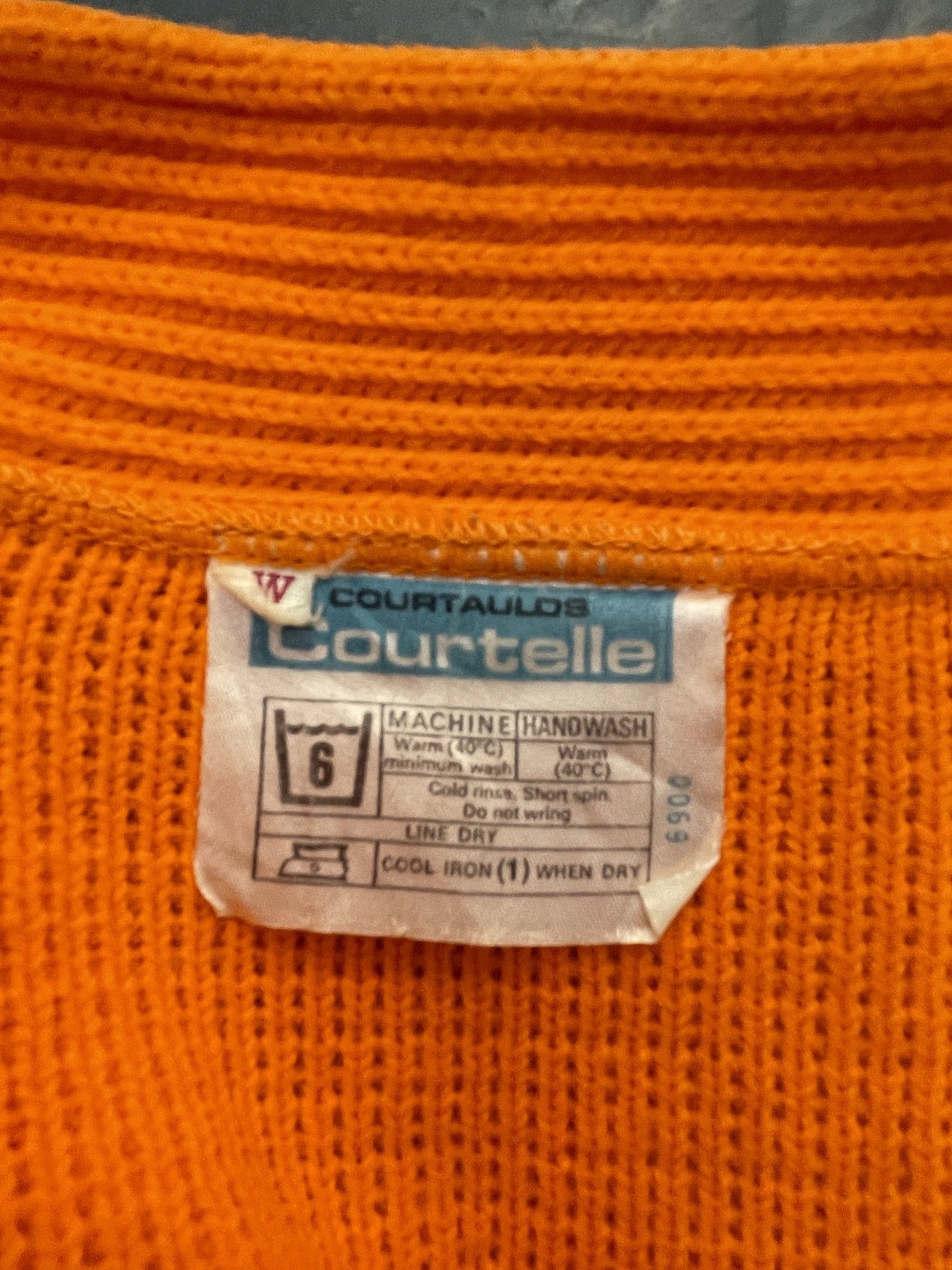 acid  womens  vintage  Urban Village Vintage  urban village  retro  orange  long sleeve  knitwear  knitted  knit  check  cardigan  cardi  70s  1970s  12  10-12  10