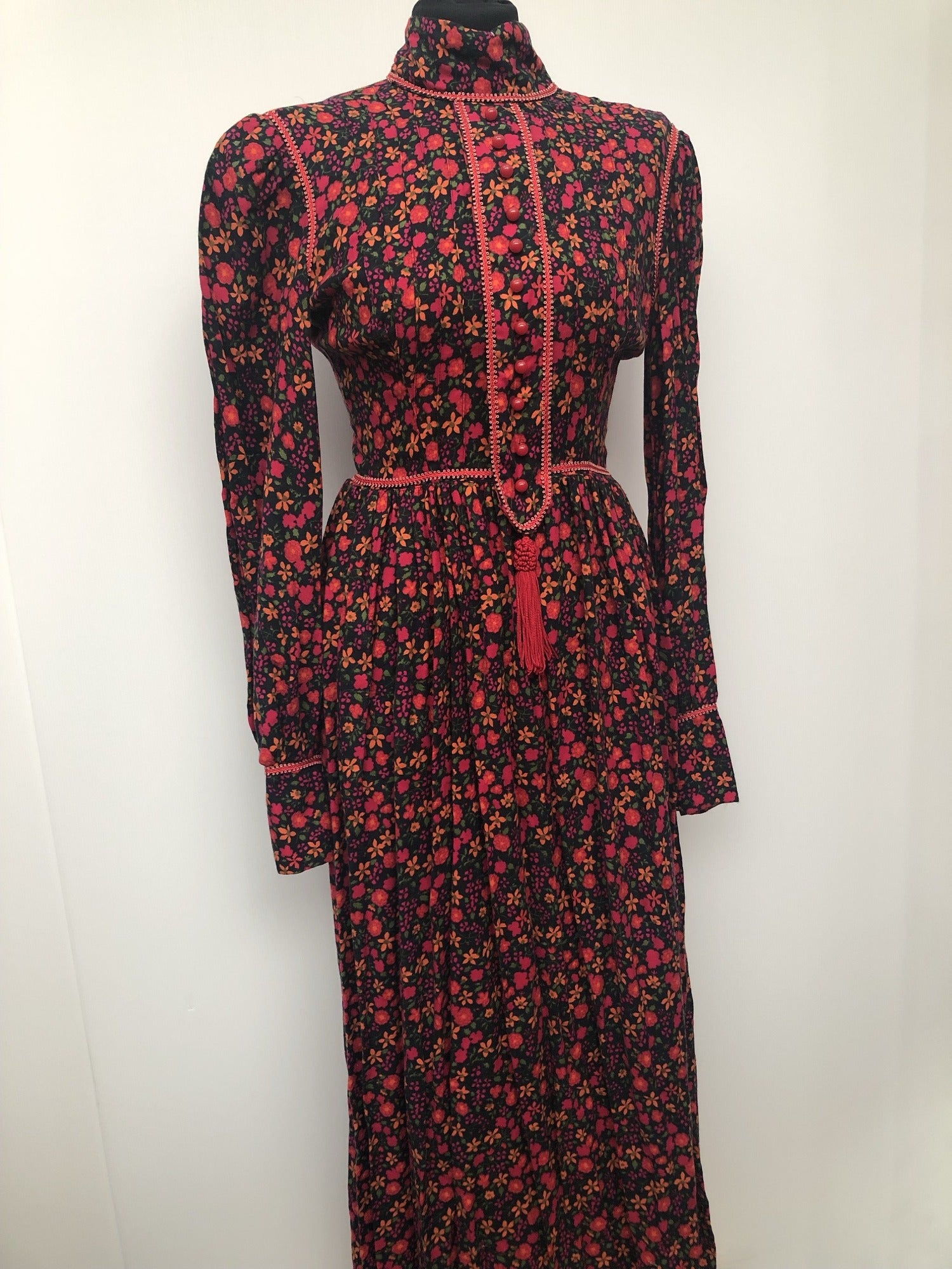 zip  womens  vintage  Urban Village Vintage  urban village  multi  maxi dress  high neck  floral print  dress  black  back zip  70s  70  1970s  10