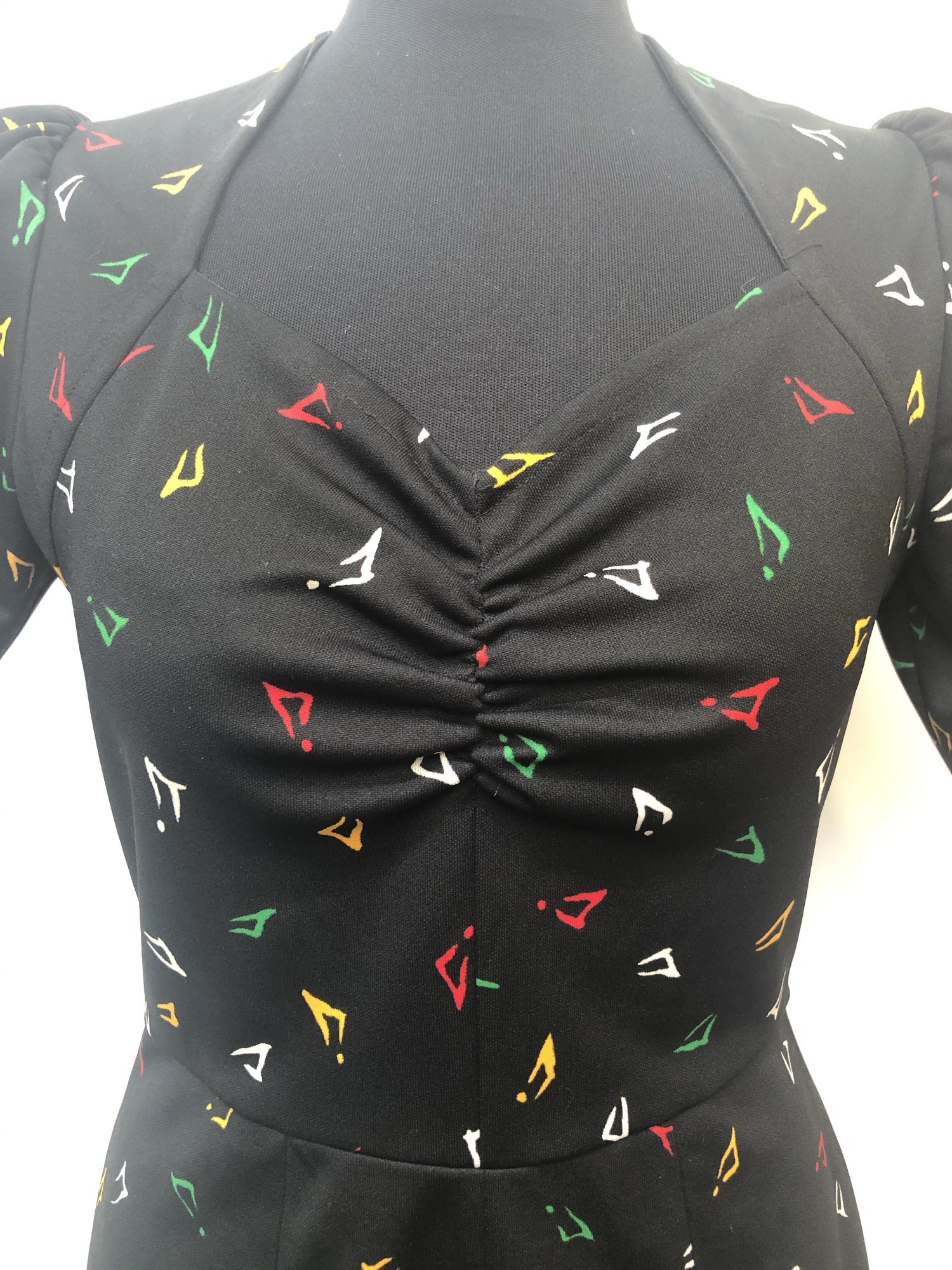 10  patterned  mini dress  black  sweetheart neck  70s  1970s  womens  vintage  dress urban village vintage
