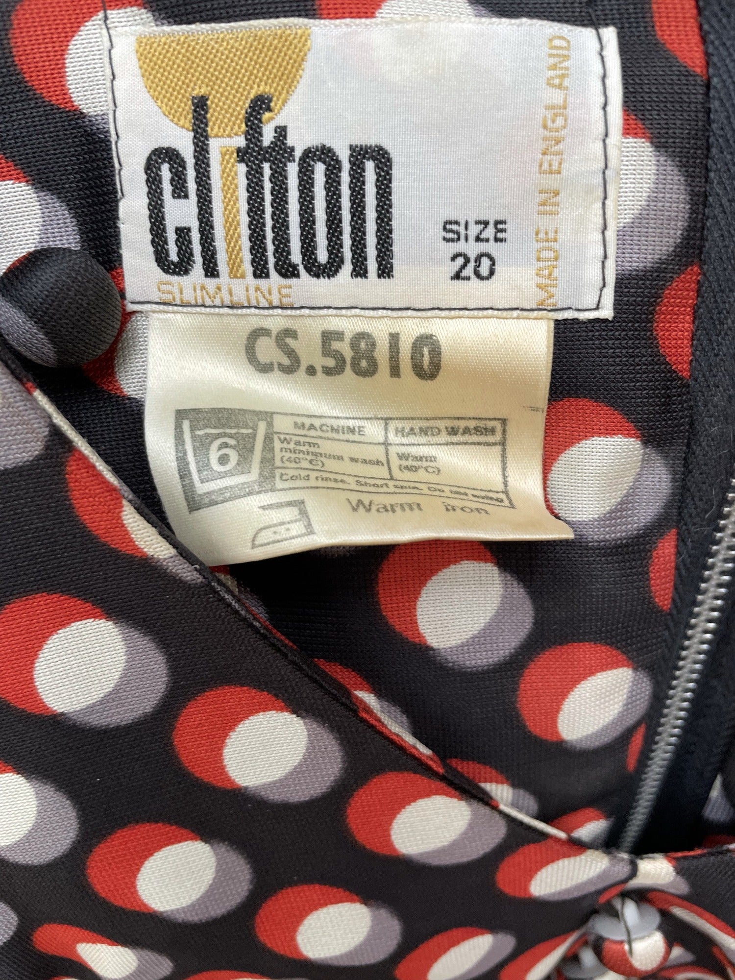 womens  vintage  Urban Village Vintage  urban village  short sleeved  short sleeve  maxi dress  maxi  clifton  circle print  circle  back zip  70s  1970s  14