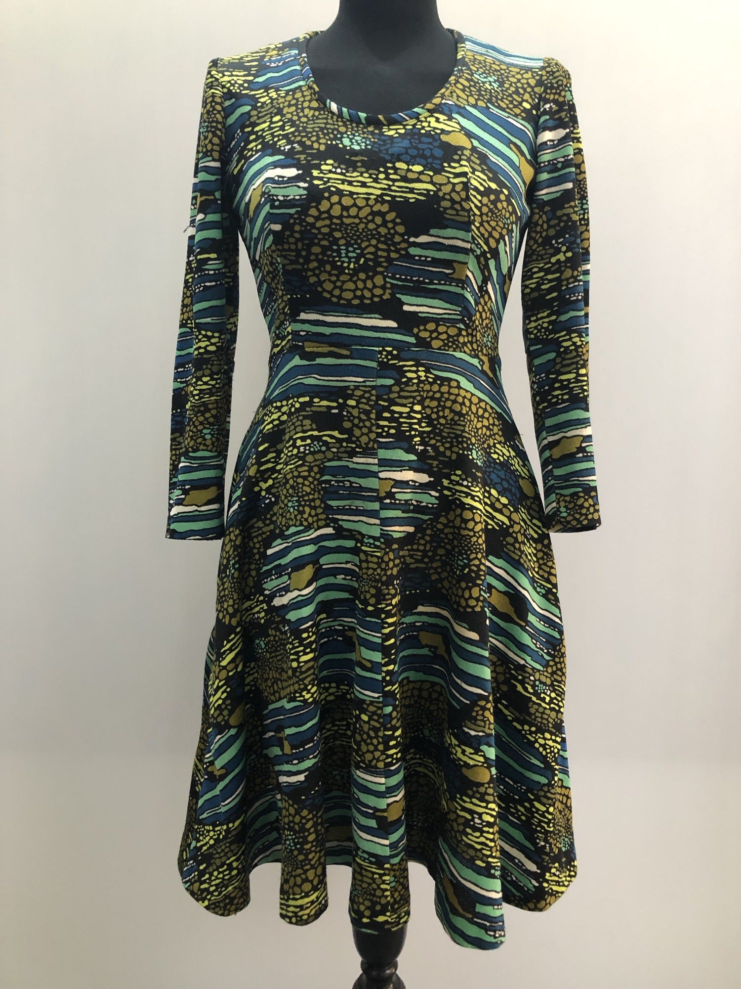 zip back  womens  winter  vintage  Urban Village Vintage  sleeves  print dress  print  multi  maxi dress  long sleeve  green  dress  blue  autumnal  autumn  70s  1970s  10