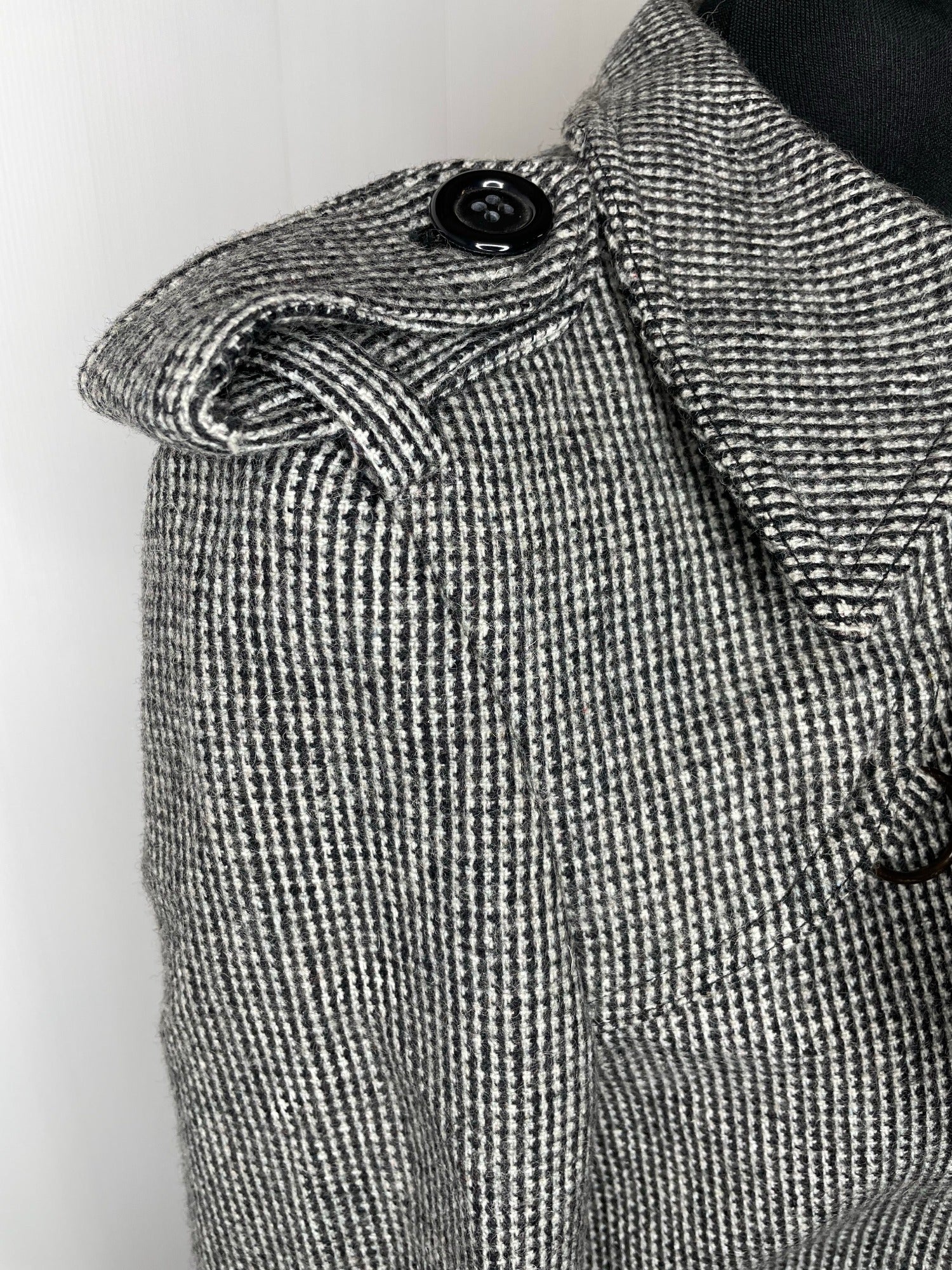 womens jacket  womens coat  womens  Winter Coat  white  vintage  Urban Village Vintage  urban village  houndstooth  grey  double breasted  dogstooth  coat  black  belted  70s  1970s  12