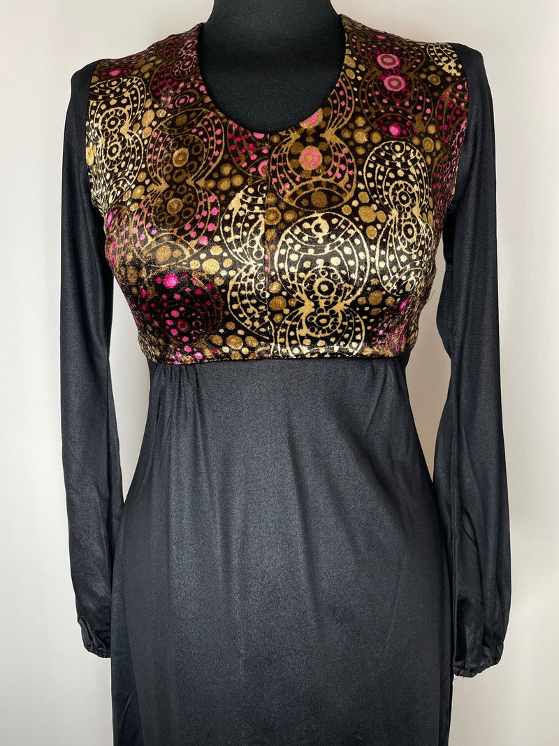 zip back  woodstock  womens  vintage  velveteen  velvet  Urban Village Vintage  psychedelic  psych  hippy  hippie  dress  black  8  70s  1970s