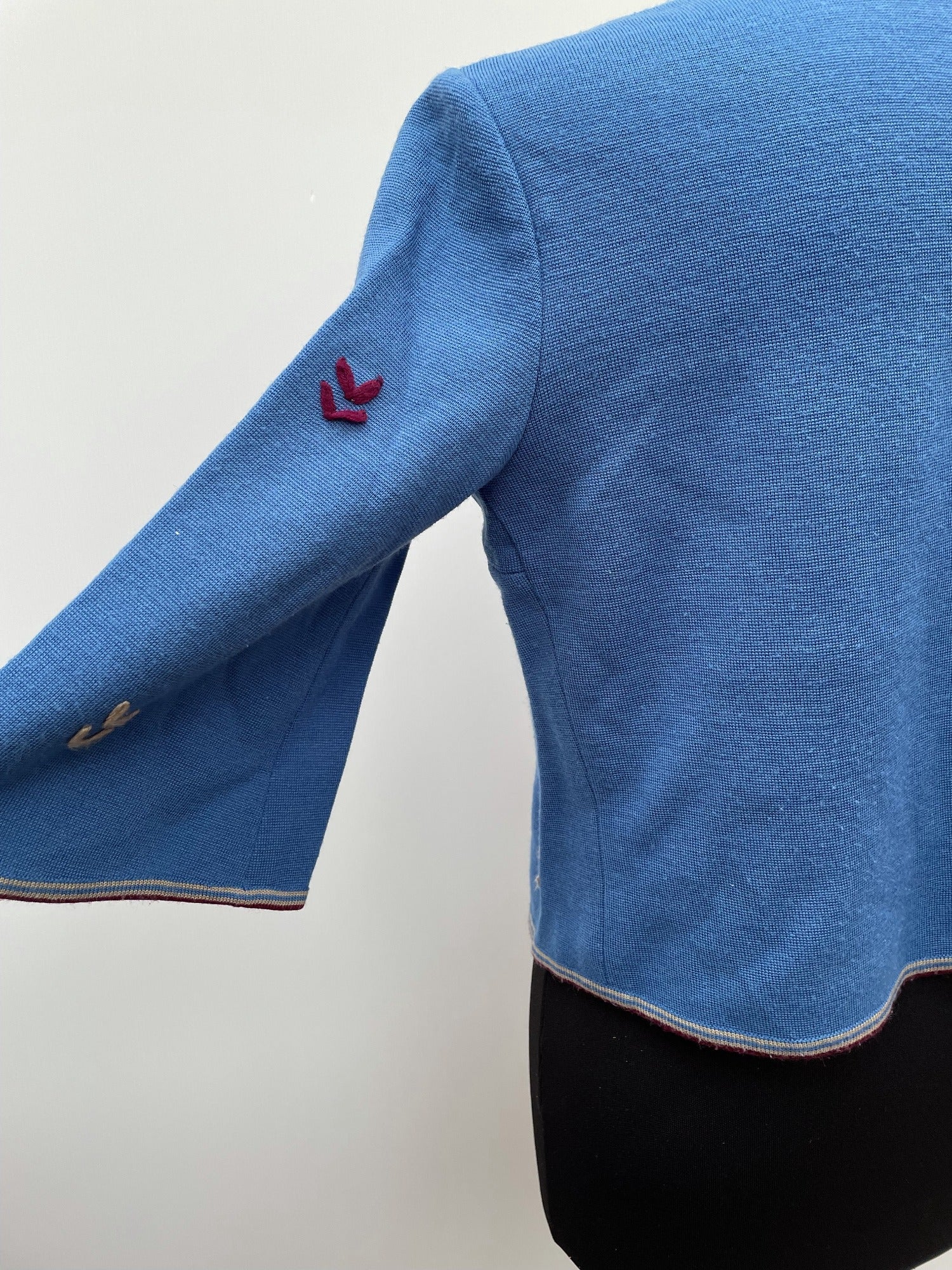 womens  vintage  Urban Village Vintage  urban village  stitch detailing  stitch detail  shortcut  retro  no fastening  long sleeve  light knit  knitwear  knitted  knit  floral  cardigan  blue  8  60s  3/4 sleeves  3/4  1960s