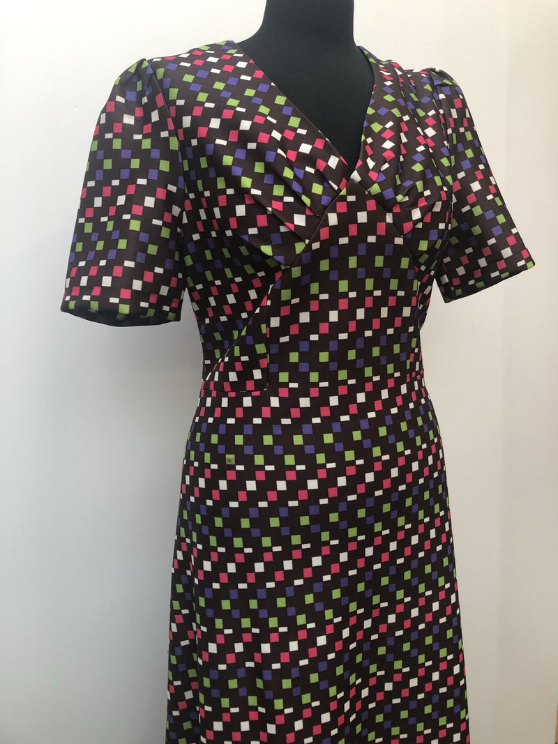 womens  vintage  v-neck  Urban Village Vintage  square print  multi  maxi dress  maxi  long dress  dress  brown  70s  1970s  12