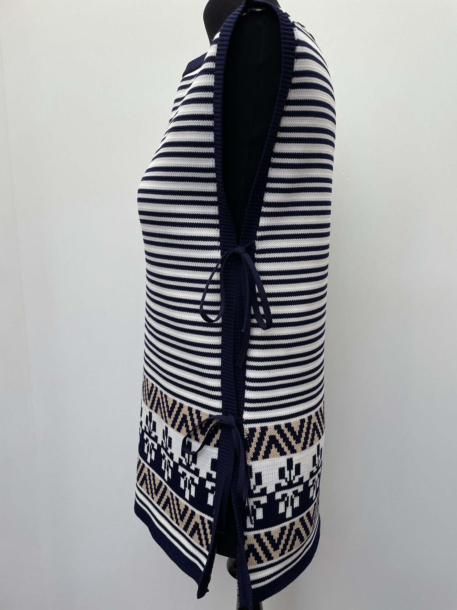 womens  white  vintage  Urban Village Vintage  urban village  tunic top  tunic  tabard  Stripes  string fastening  patterned  pattern  Lightweight Knit  light knit  knitwear  knitted  knit  elasticated  70s  1970s  12  10/12  10