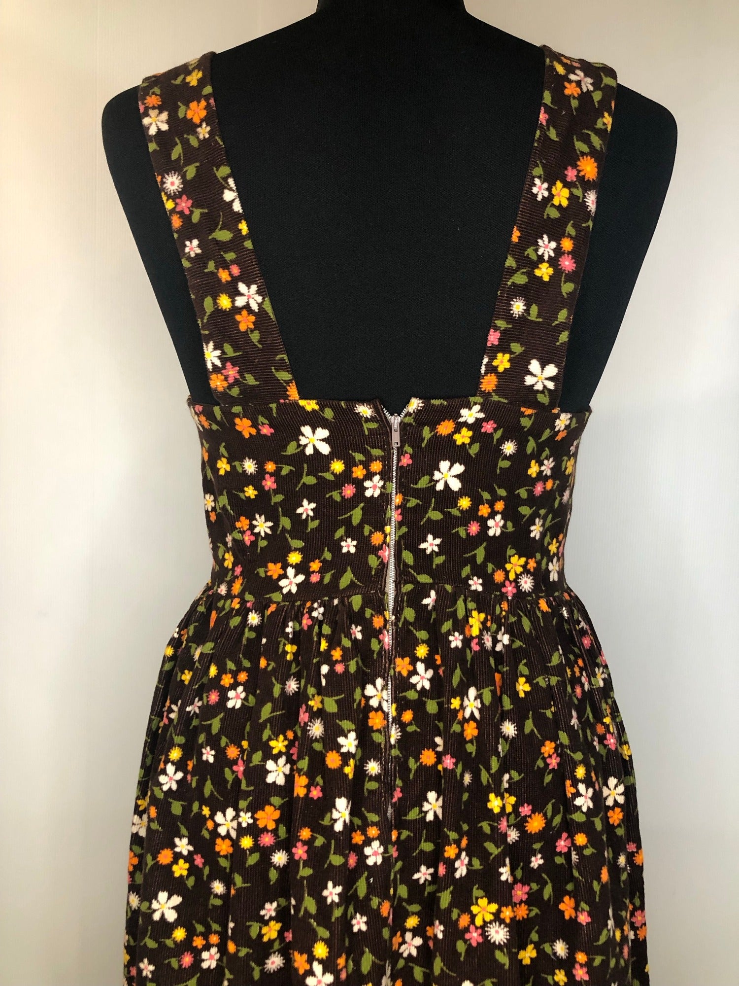 womens  vintage  summer dress  summer  strap dress  pleat detailing  frill hem  corduroy  corded  cord  brown  8  70s  1970s