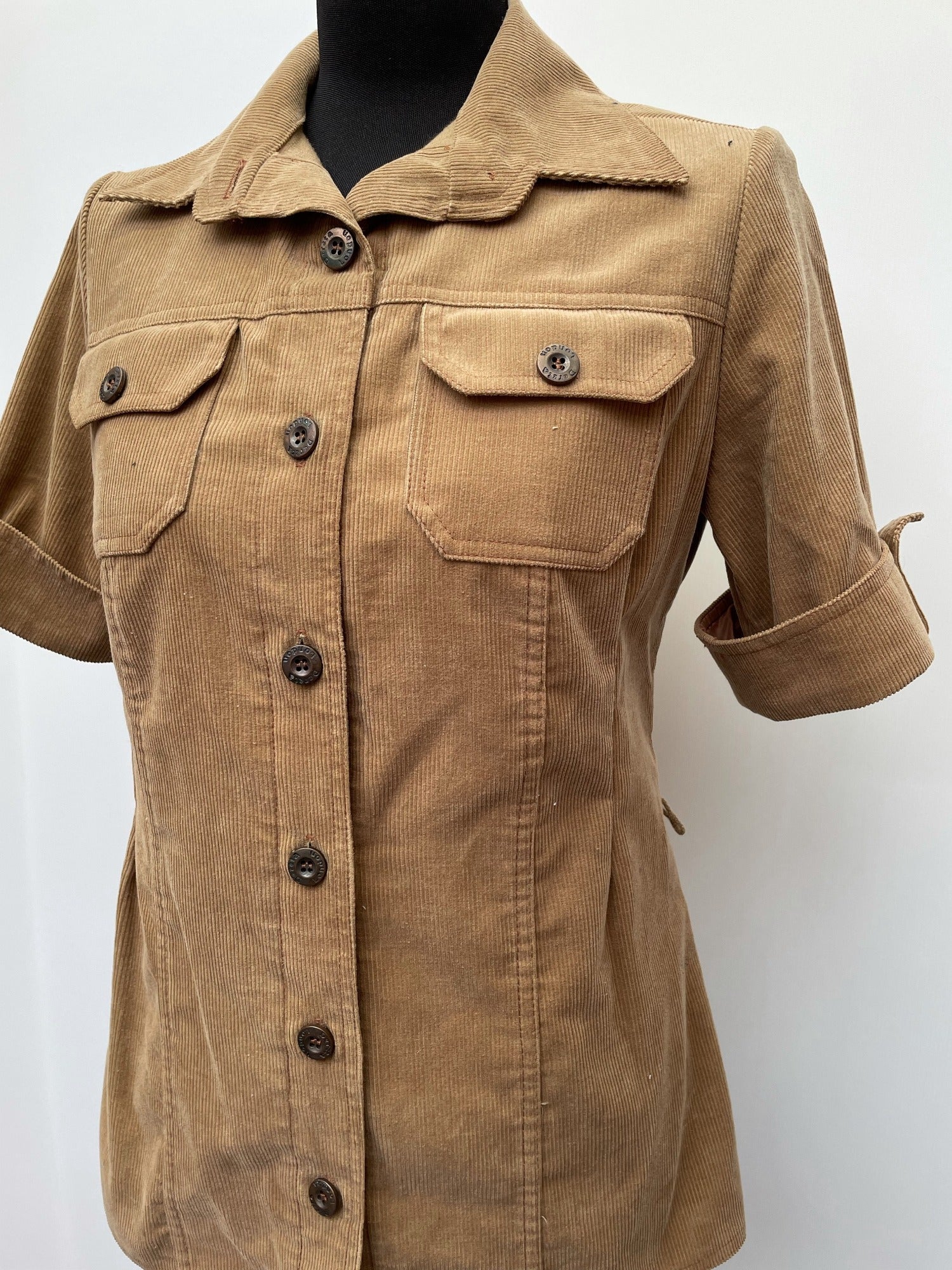 womens  vintage  Urban Village Vintage  urban village  short sleeved  short sleeve  Shirt  safari style  safari  retro  pockets  corduroy  corded  cord  collar  chest pockets  camel  button fastening  button down  button  brown  big collar  70s  1970s  10