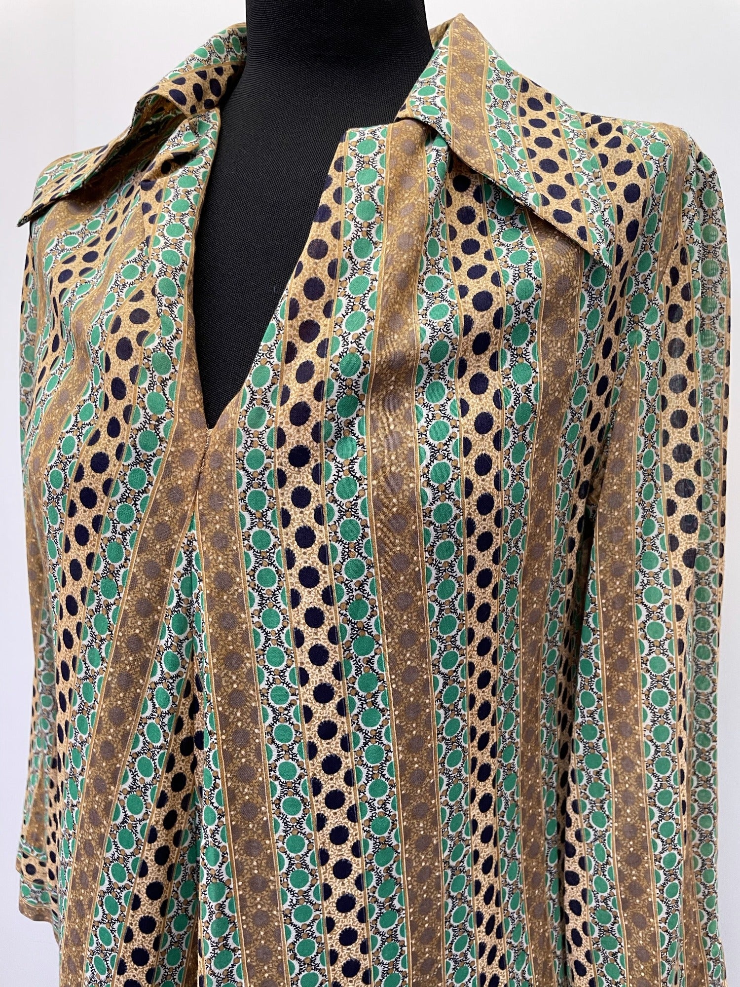 womens  vintage  v neck  Urban Village Vintage  urban village  summer dress  summer  retro  maxi dress  long sleeve  jaeger  Green  dress  collar  brown  boho  big collar  belted dress  70s  70  60s  1970s  1960s  12