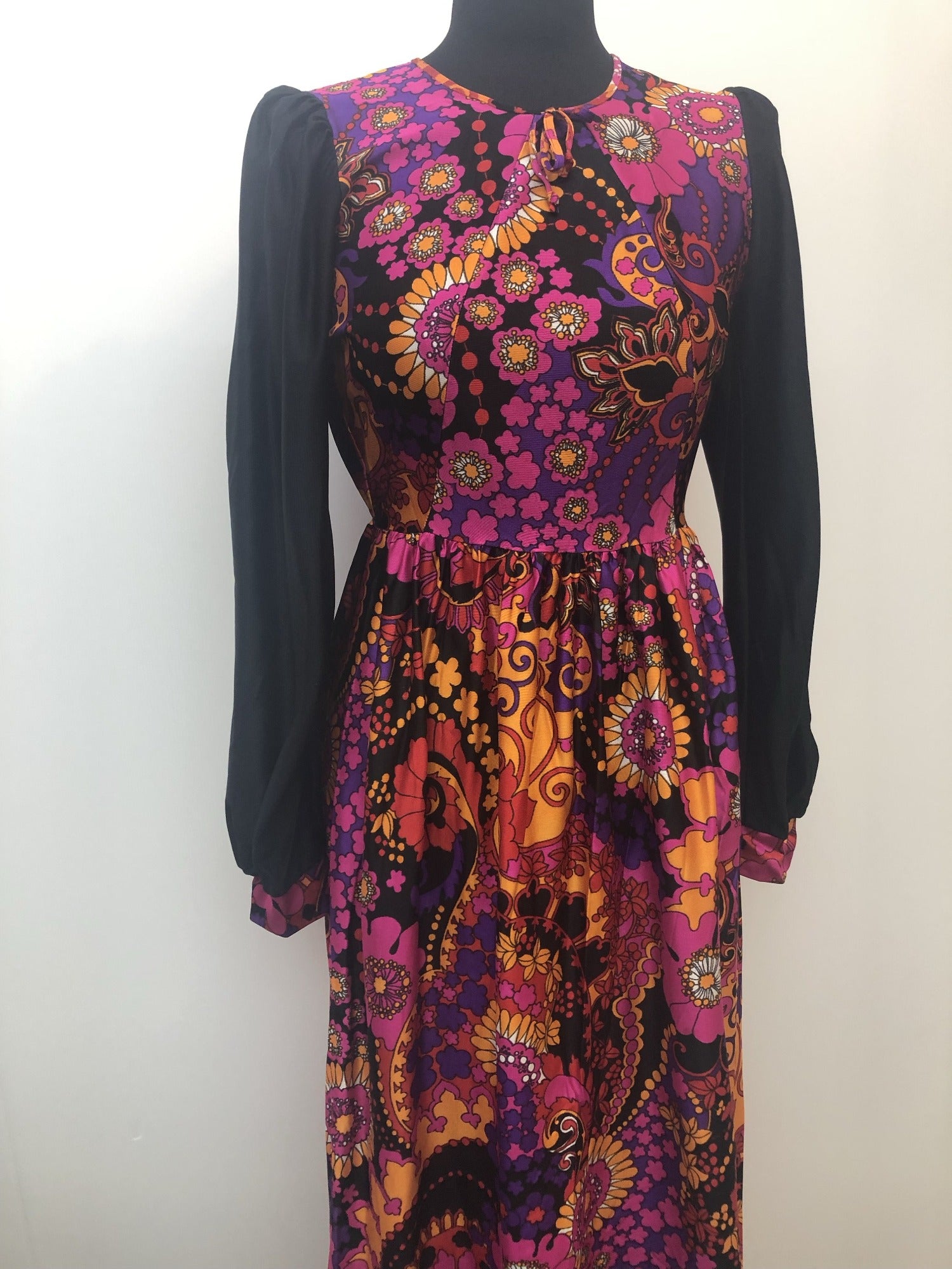 womens  vintage  Urban Village Vintage  patterned  multi  maxi dress  long sleeves  long dress  floral print  floral dress  floral  dress  by Caprice  balloon sleeves  70s  1970s  10