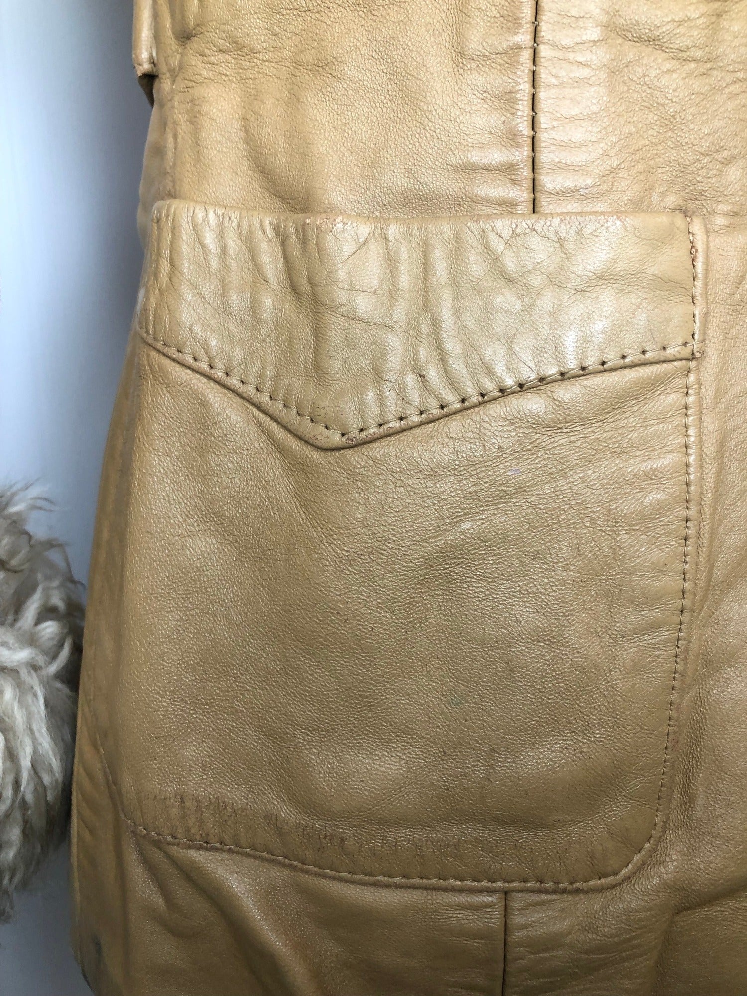 womens  vintage  Urban Village Vintage  urban village  sheepskin collar  Sheepskin  retro  long sleeve  Leather Jacket  Leather Coat  Leather  jacket  fully lined  collar  coat  camel  button fastening  button  brown  8  70s  1970s