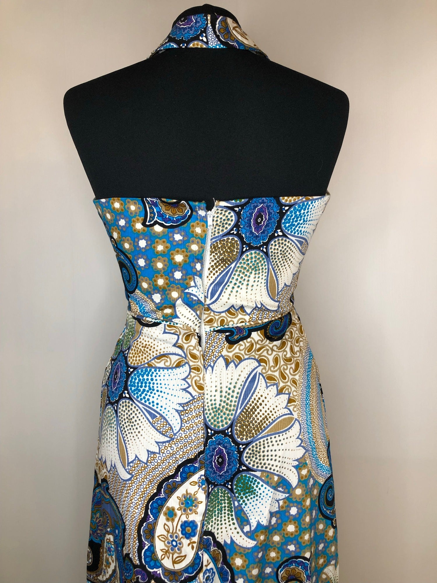 womens  vintage  Urban Village Vintage  urban village  summer dress  summer  maxi dress  large collar  hippie  full length  floral print  button detailing  blue  8  70s  70  1970s